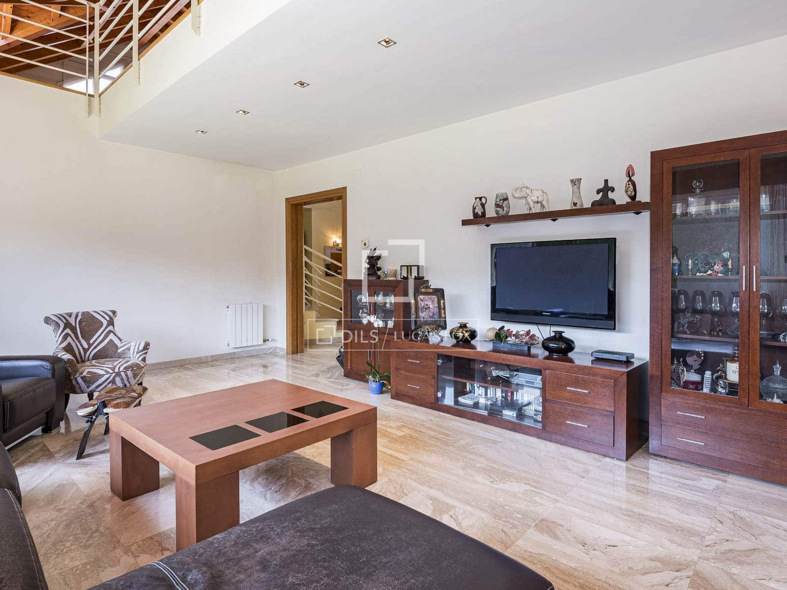5 slaapkamer Villa te koop in Mira-Sol met zwembad garage - € 1.245.000 (Ref: 9863749)