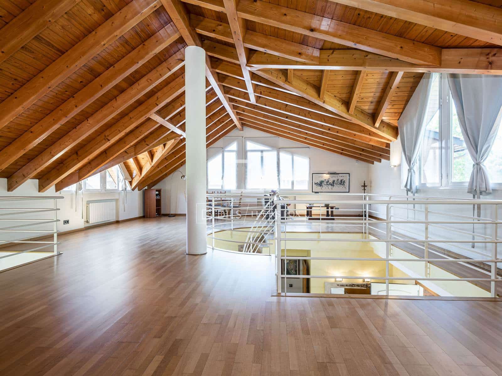 5 slaapkamer Villa te koop in Mira-Sol met zwembad garage - € 1.245.000 (Ref: 9863749)