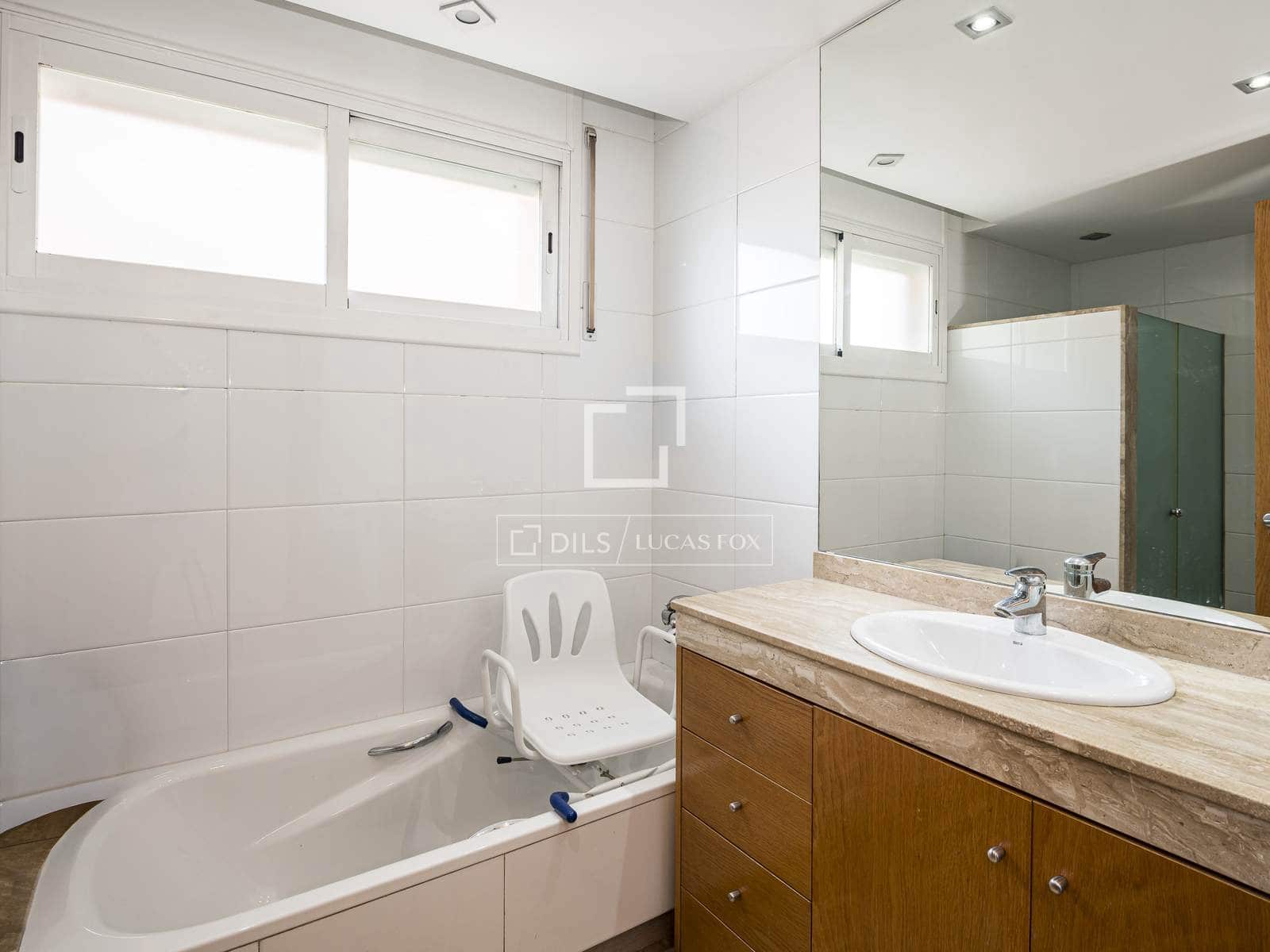 5 slaapkamer Villa te koop in Mira-Sol met zwembad garage - € 1.245.000 (Ref: 9863749)