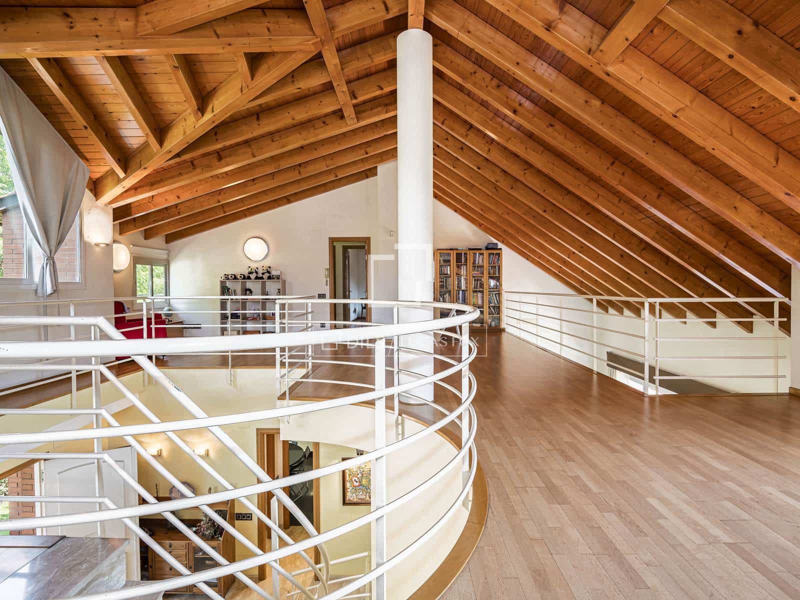 5 slaapkamer Villa te koop in Mira-Sol met zwembad garage - € 1.245.000 (Ref: 9863749)