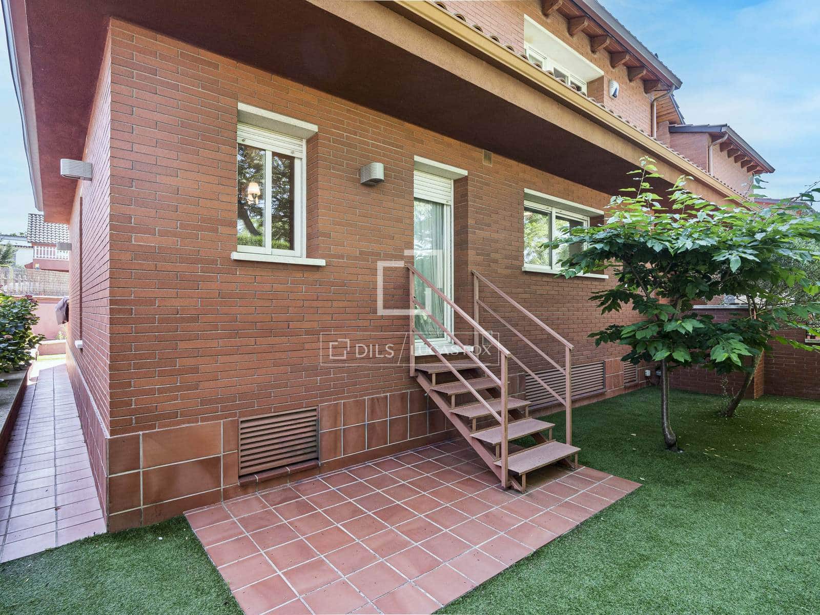 5 slaapkamer Villa te koop in Mira-Sol met zwembad garage - € 1.245.000 (Ref: 9863749)