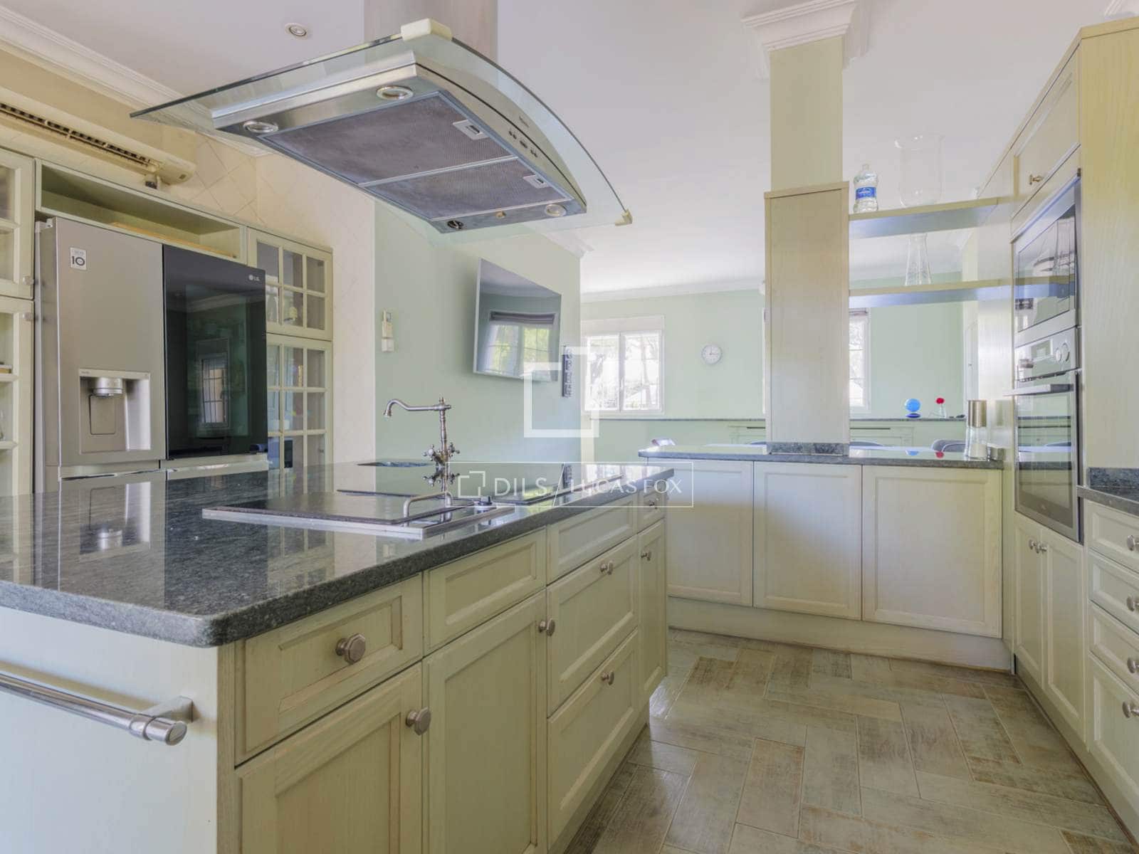 7 sypialnia Willa na sprzedaż w Pozuelo de Alarcon z basenem garażem - 3 900 000 € (Ref: 9863752)