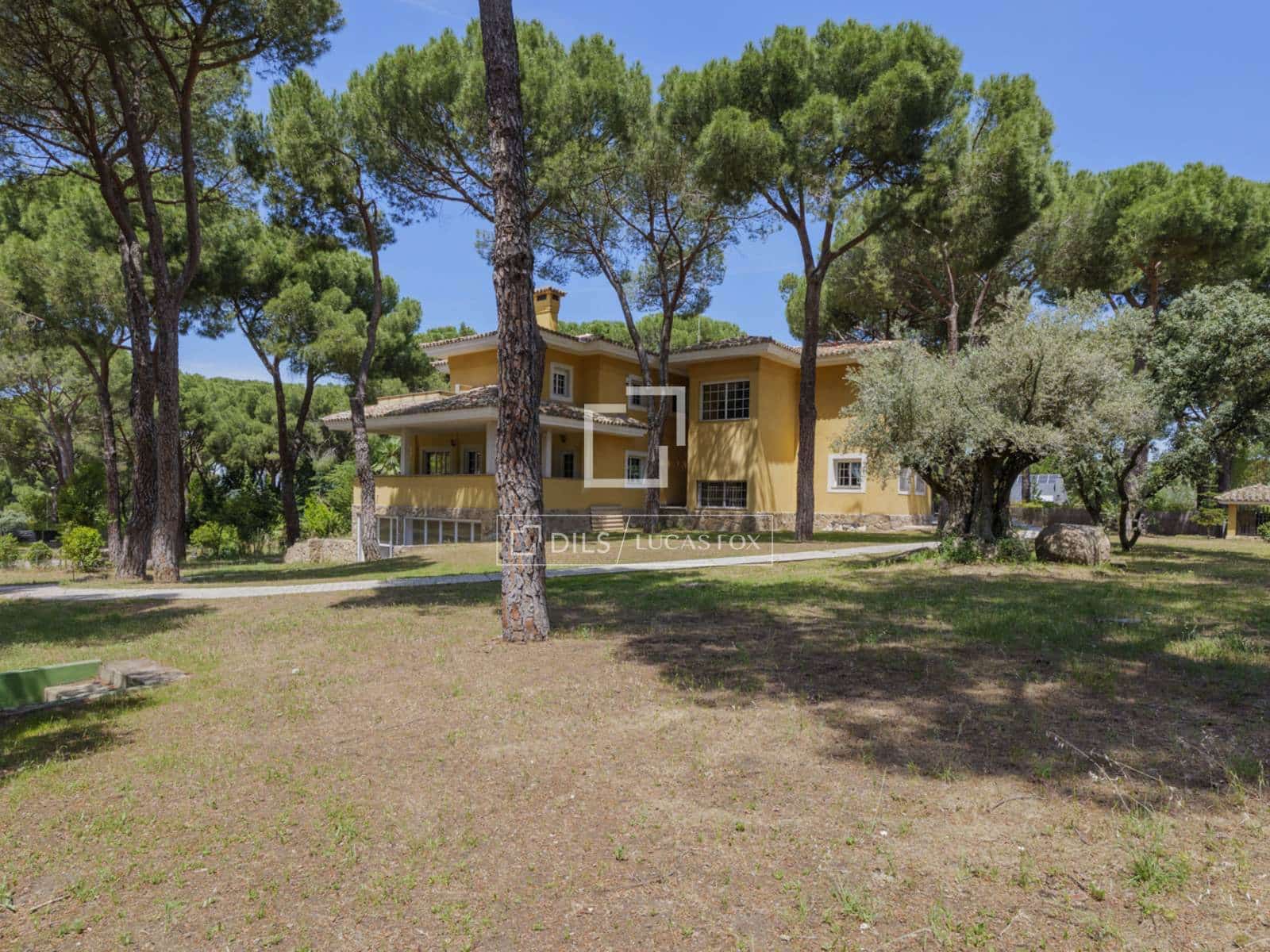 7 sypialnia Willa na sprzedaż w Pozuelo de Alarcon z basenem garażem - 3 900 000 € (Ref: 9863752)