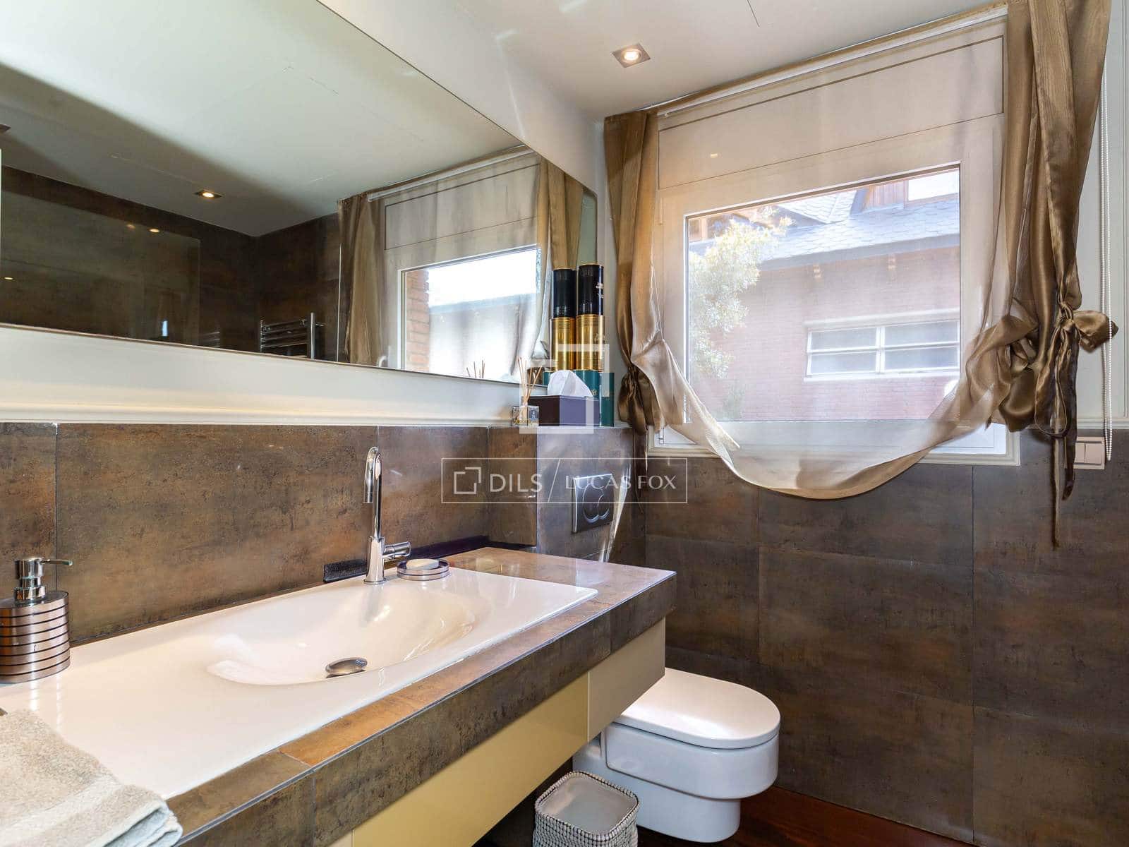 3 sypialnia Willa na sprzedaż w Sant Just Desvern z basenem garażem - 2 150 000 € (Ref: 9863753)