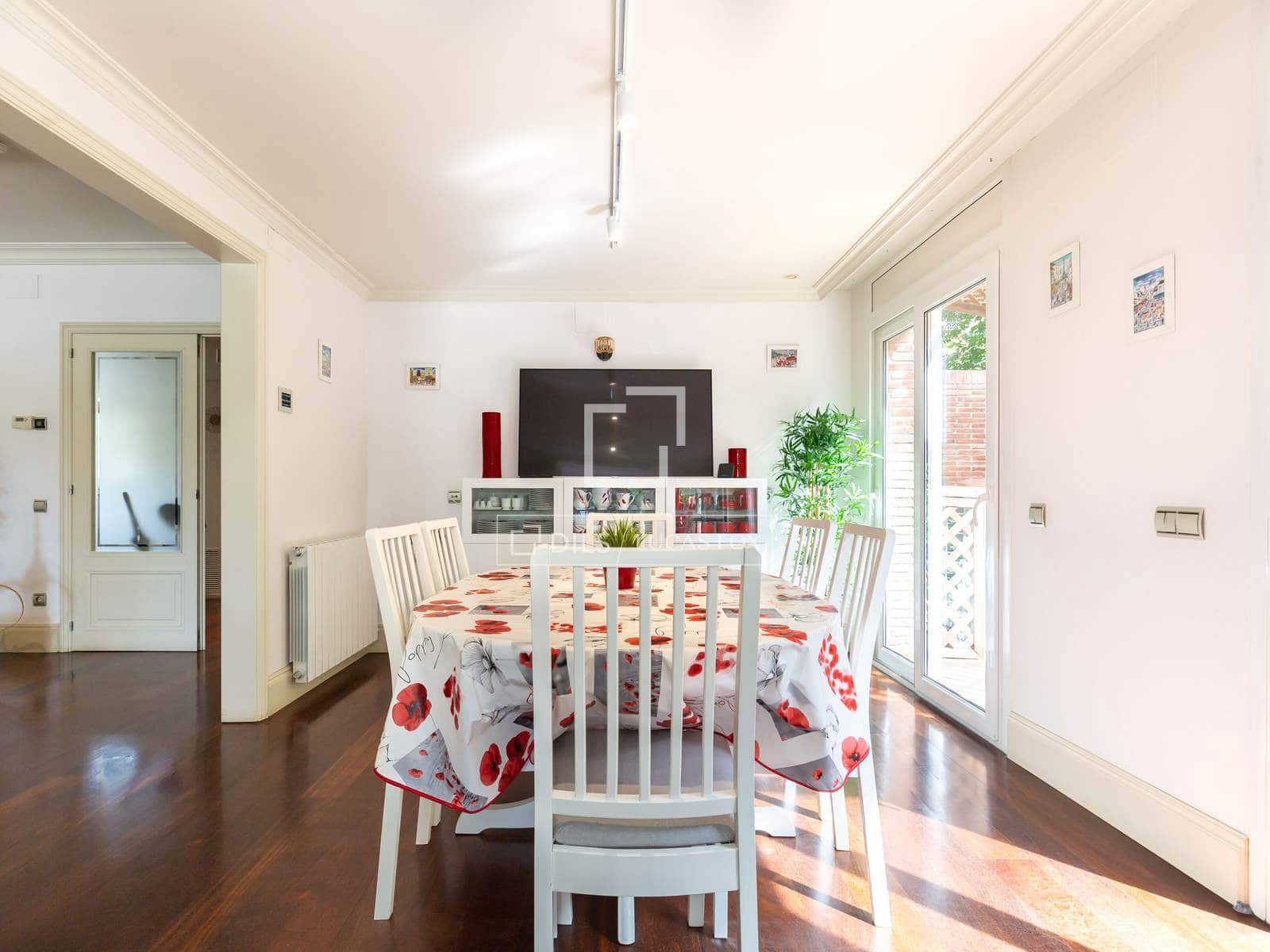 3 sypialnia Willa na sprzedaż w Sant Just Desvern z basenem garażem - 2 150 000 € (Ref: 9863753)