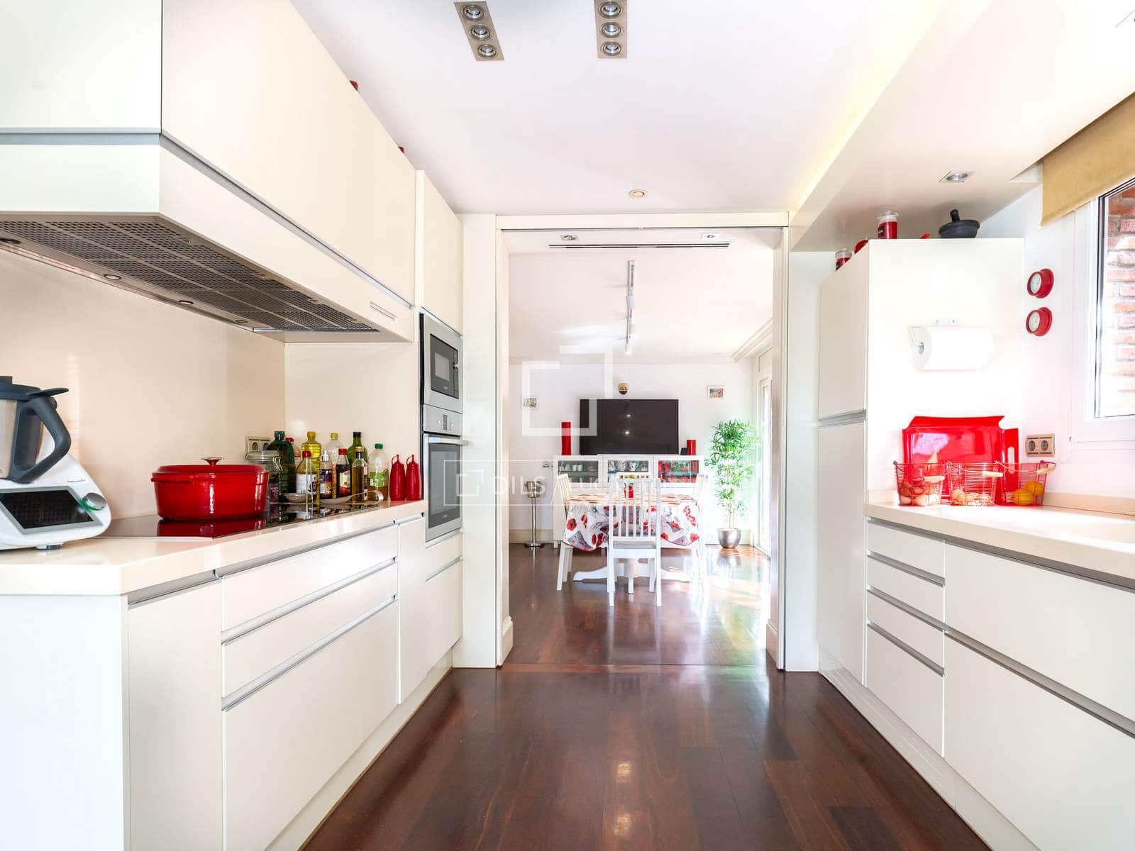 3 sypialnia Willa na sprzedaż w Sant Just Desvern z basenem garażem - 2 150 000 € (Ref: 9863753)