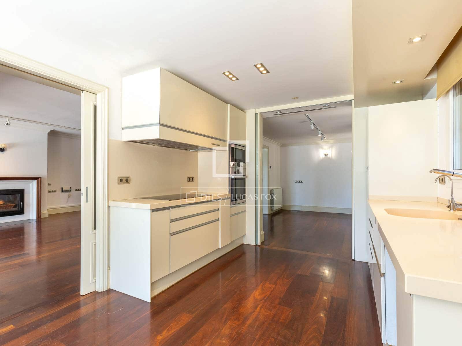 3 sypialnia Willa na sprzedaż w Sant Just Desvern z basenem garażem - 2 150 000 € (Ref: 9863753)
