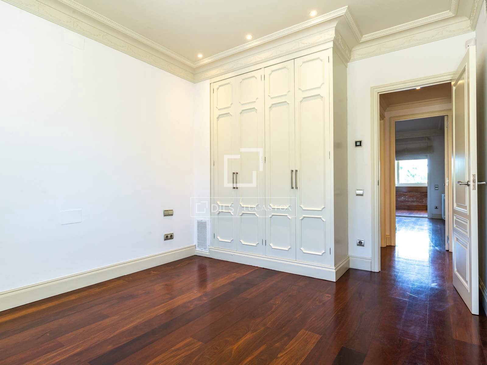 3 sypialnia Willa na sprzedaż w Sant Just Desvern z basenem garażem - 2 150 000 € (Ref: 9863753)
