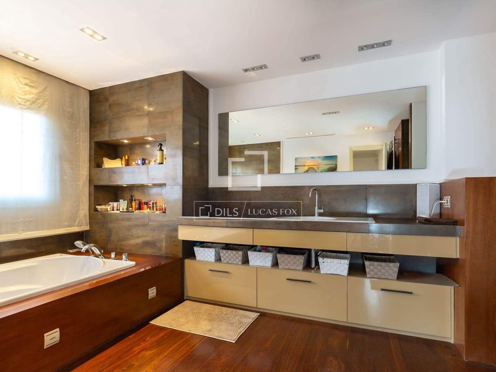3 sypialnia Willa na sprzedaż w Sant Just Desvern z basenem garażem - 2 150 000 € (Ref: 9863753)