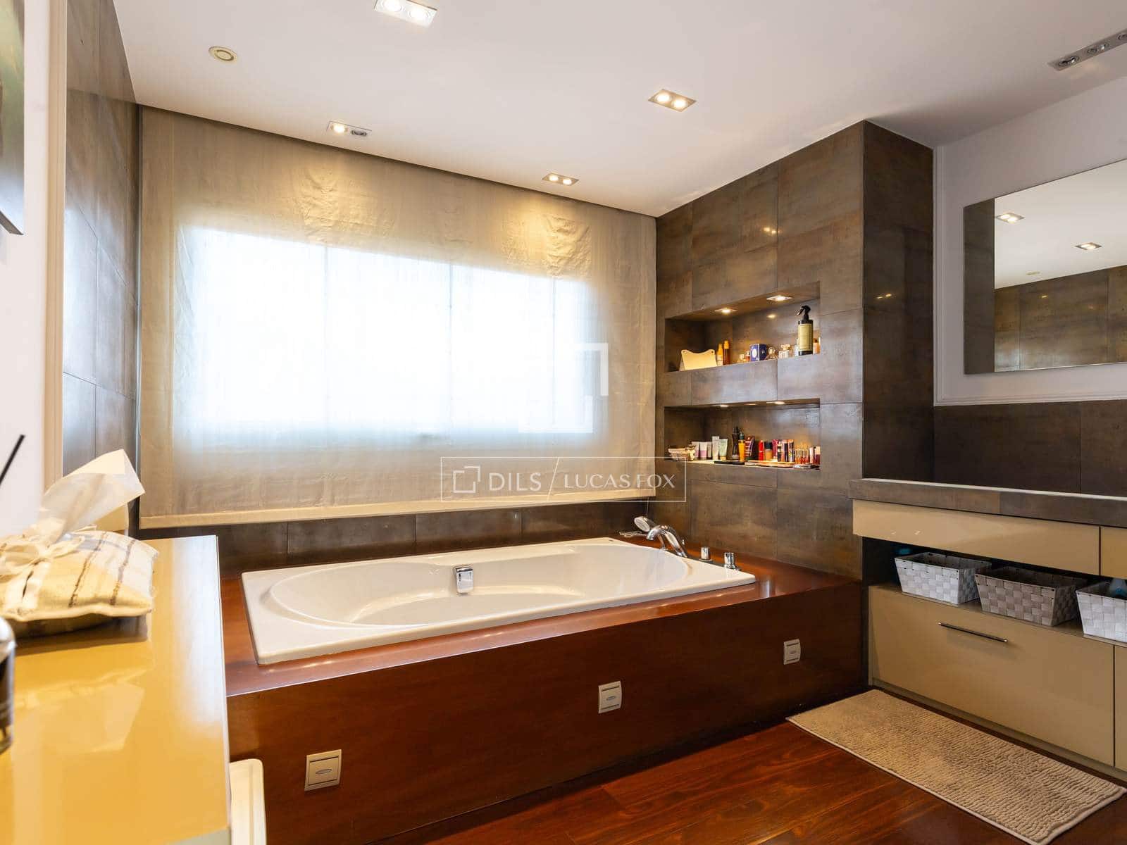3 sypialnia Willa na sprzedaż w Sant Just Desvern z basenem garażem - 2 150 000 € (Ref: 9863753)