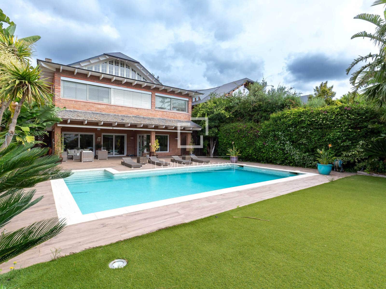 3 sypialnia Willa na sprzedaż w Sant Just Desvern z basenem garażem - 2 150 000 € (Ref: 9863753)