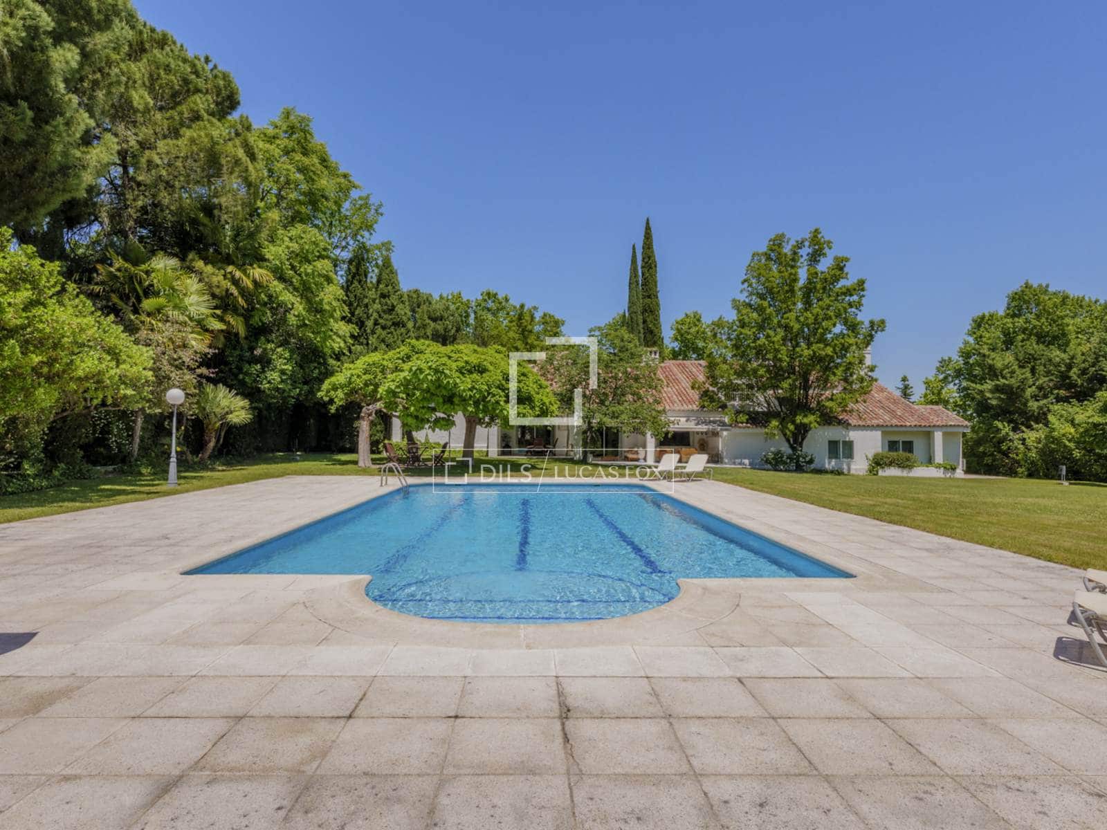 Chalet de 6 habitaciones en Pozuelo de Alarcón en venta con piscina garaje - 3.950.000 € (Ref: 9863755)