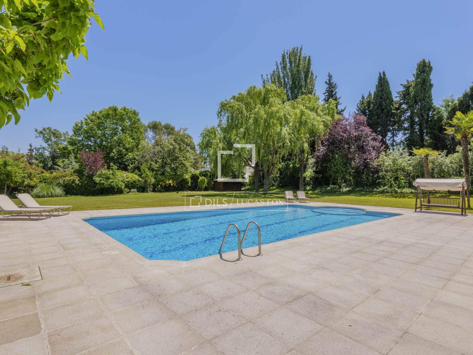 Chalet de 6 habitaciones en Pozuelo de Alarcón en venta con piscina garaje - 3.950.000 € (Ref: 9863755)