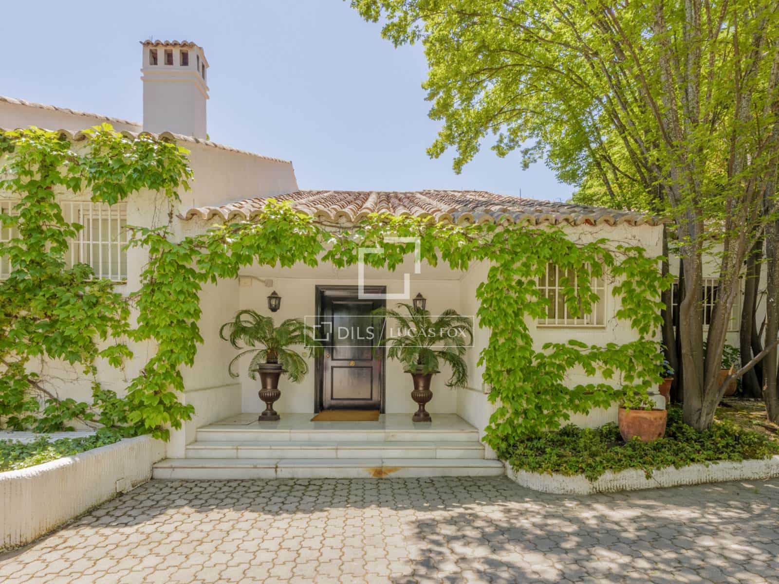 Chalet de 6 habitaciones en Pozuelo de Alarcón en venta con piscina garaje - 3.950.000 € (Ref: 9863755)