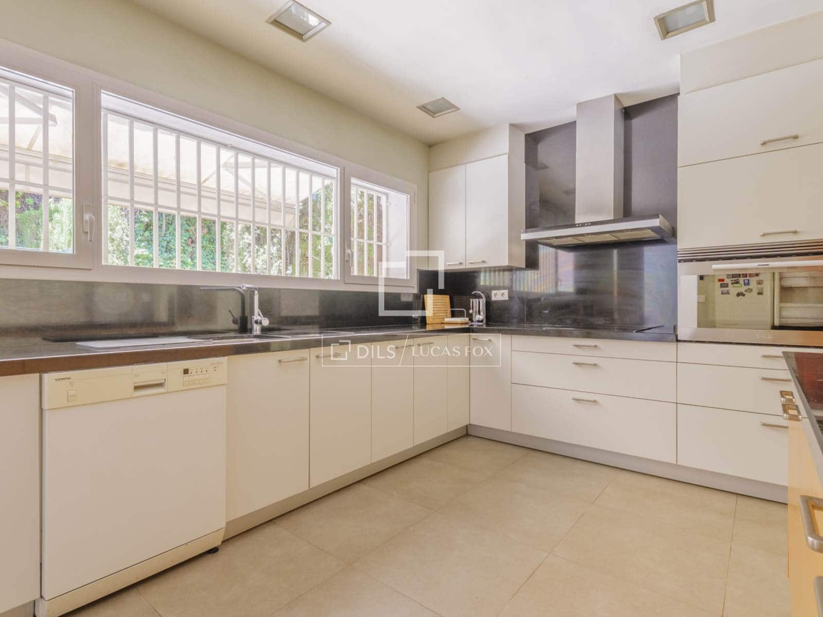 Chalet de 6 habitaciones en Pozuelo de Alarcón en venta con piscina garaje - 3.950.000 € (Ref: 9863755)