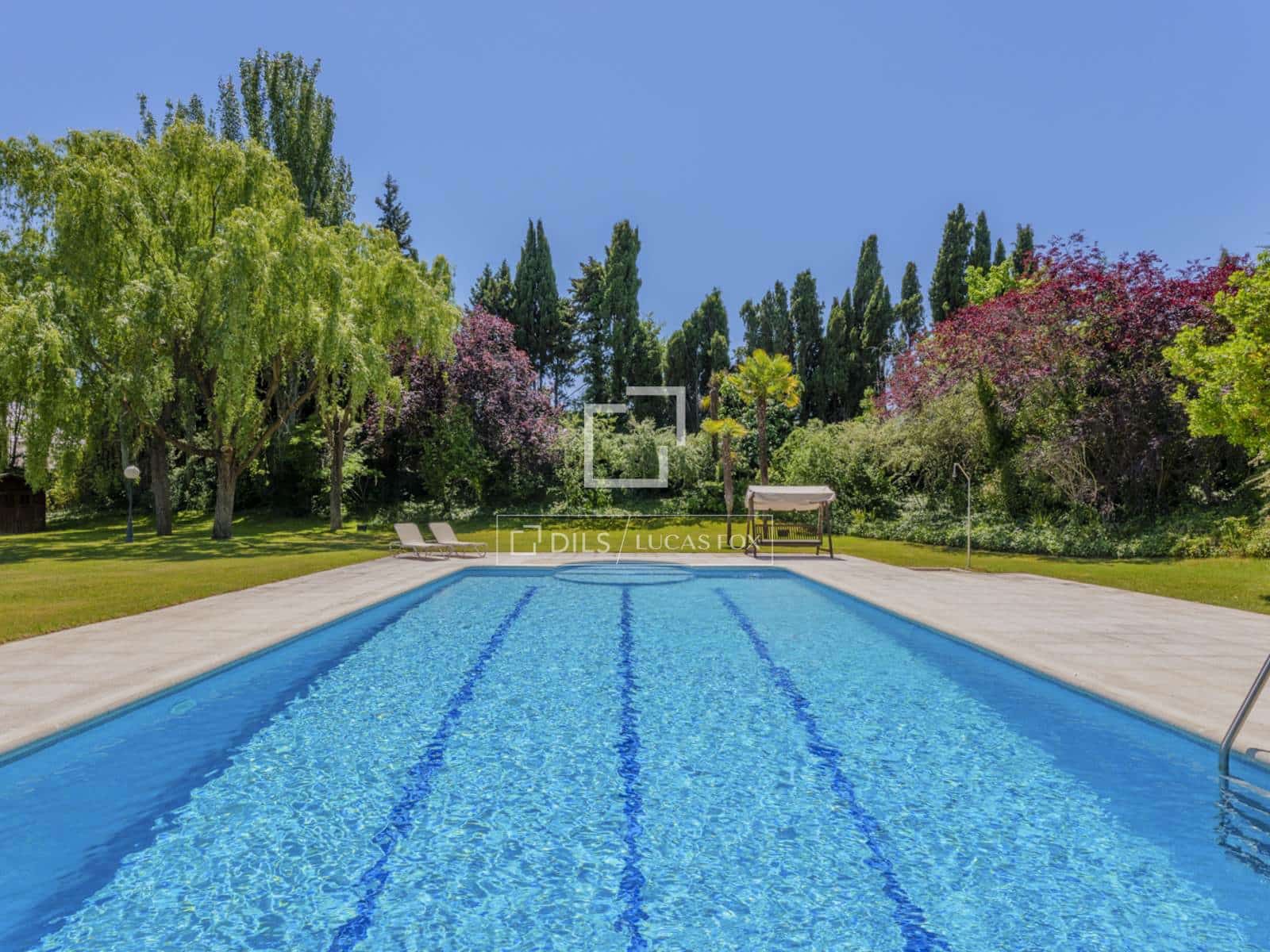 Chalet de 6 habitaciones en Pozuelo de Alarcón en venta con piscina garaje - 3.950.000 € (Ref: 9863755)