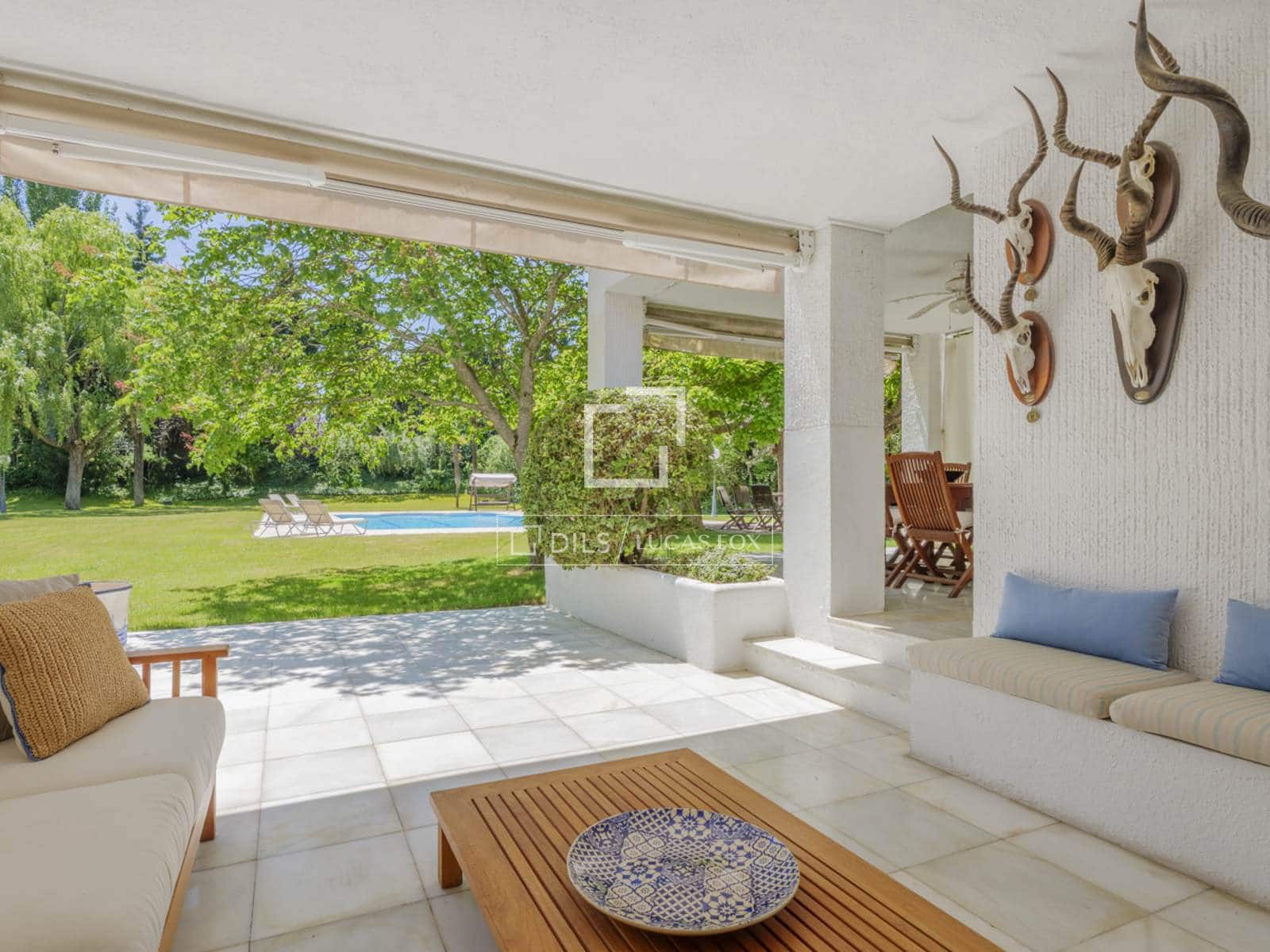 Chalet de 6 habitaciones en Pozuelo de Alarcón en venta con piscina garaje - 3.950.000 € (Ref: 9863755)