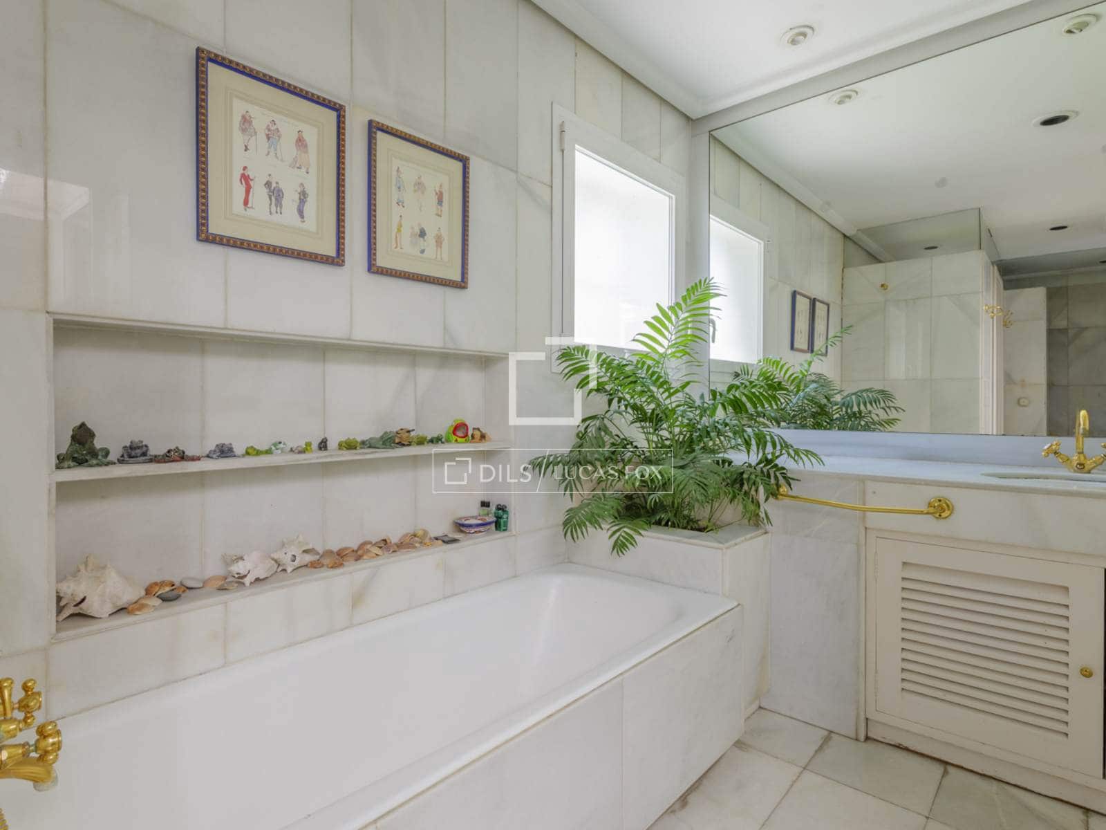 Chalet de 6 habitaciones en Pozuelo de Alarcón en venta con piscina garaje - 3.950.000 € (Ref: 9863755)