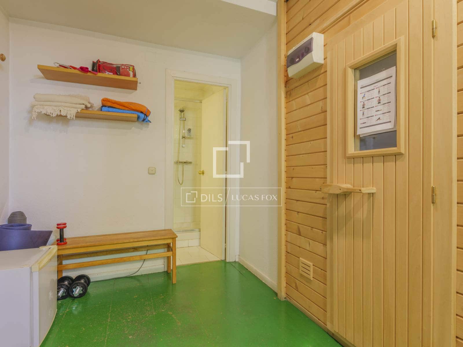 Chalet de 6 habitaciones en Pozuelo de Alarcón en venta con piscina garaje - 3.950.000 € (Ref: 9863755)