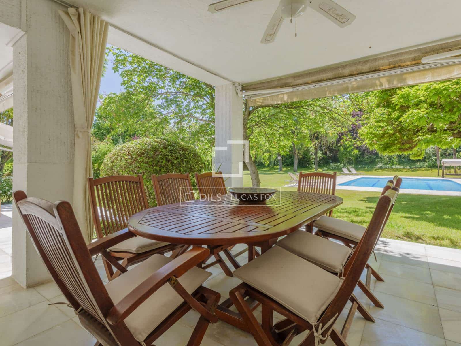 Chalet de 6 habitaciones en Pozuelo de Alarcón en venta con piscina garaje - 3.950.000 € (Ref: 9863755)