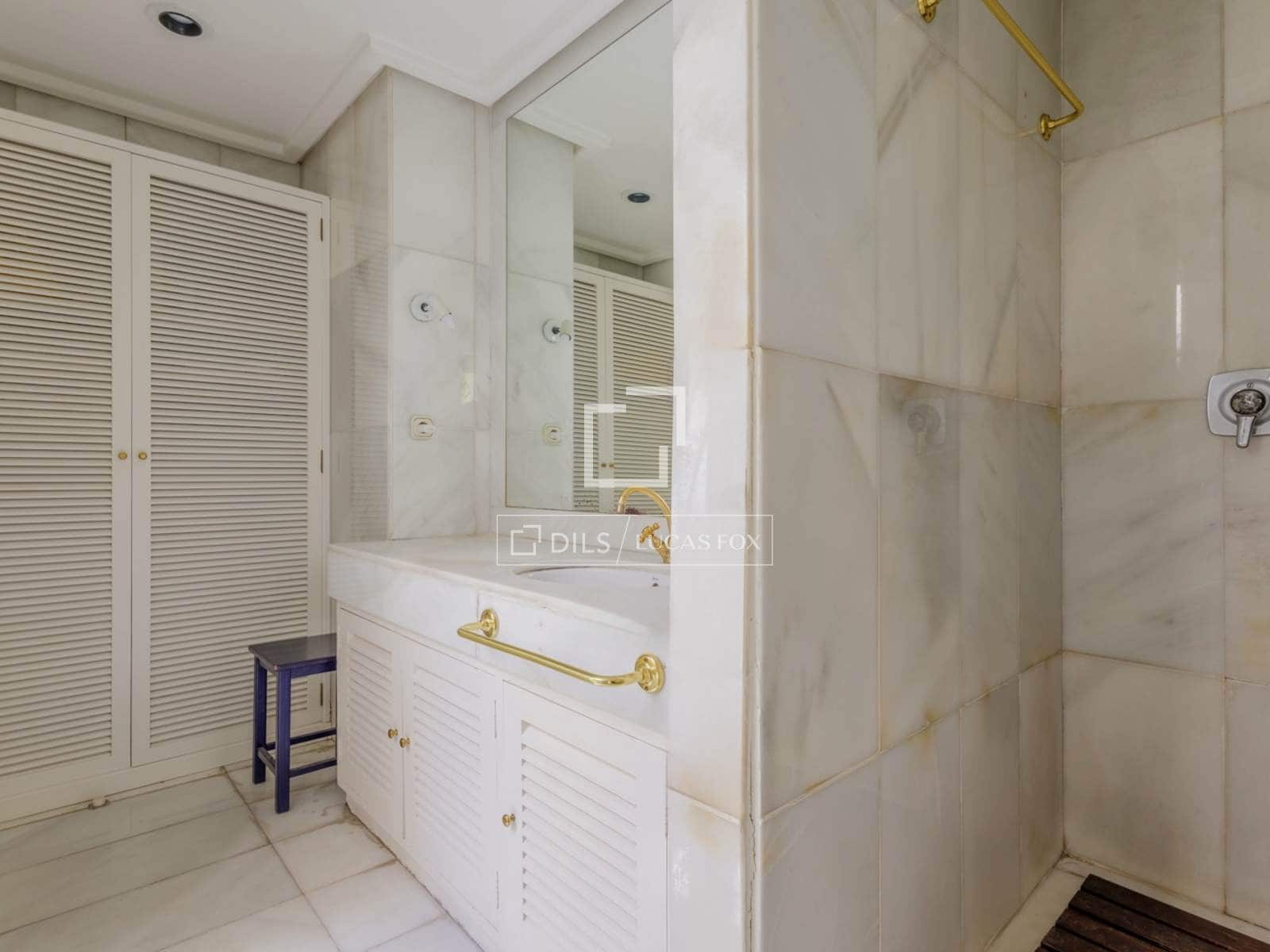 Chalet de 6 habitaciones en Pozuelo de Alarcón en venta con piscina garaje - 3.950.000 € (Ref: 9863755)