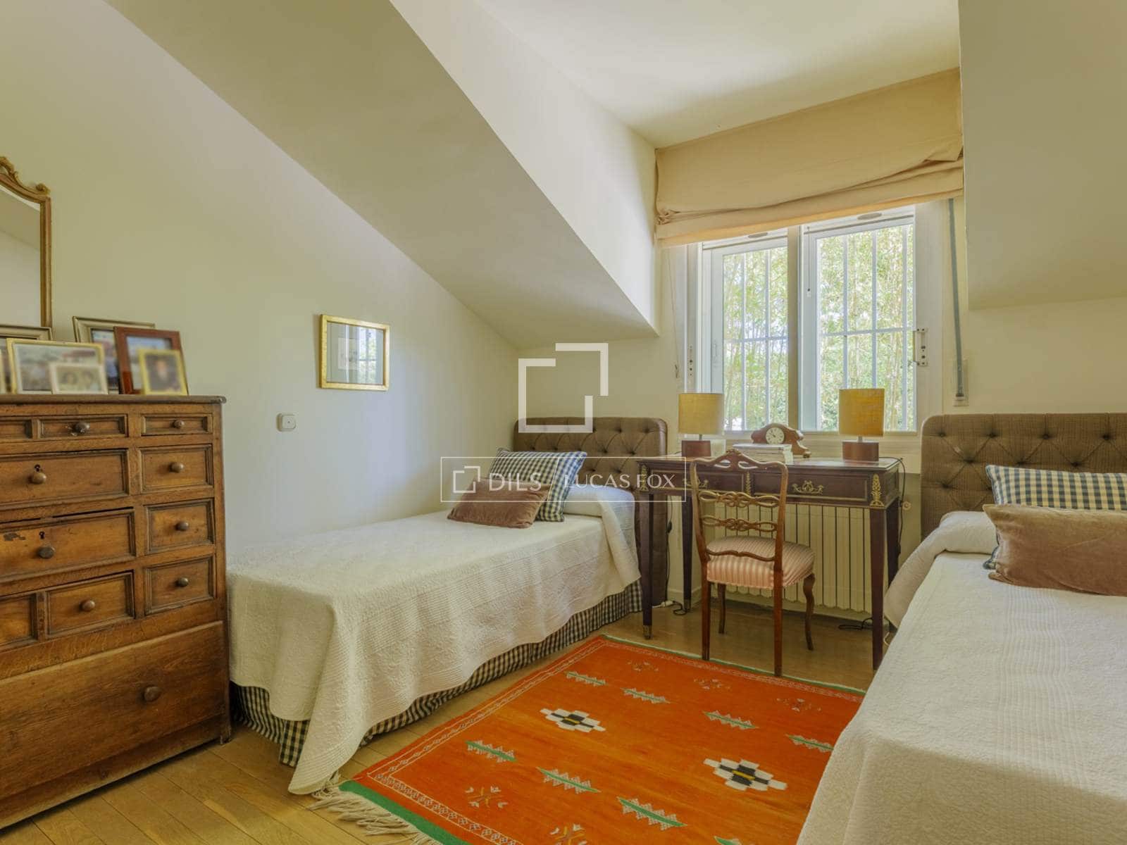 Chalet de 6 habitaciones en Pozuelo de Alarcón en venta con piscina garaje - 3.950.000 € (Ref: 9863755)
