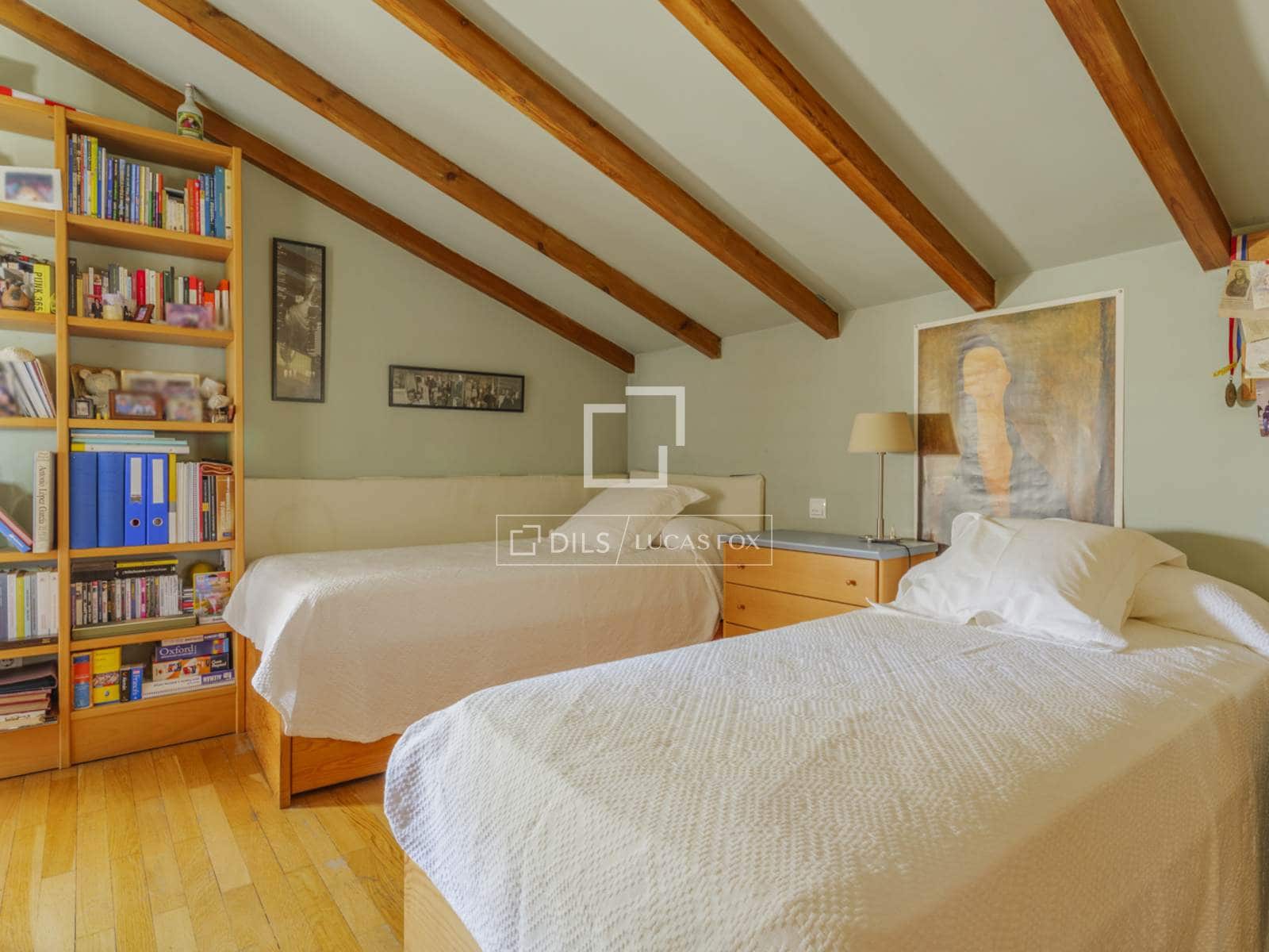 Chalet de 6 habitaciones en Pozuelo de Alarcón en venta con piscina garaje - 3.950.000 € (Ref: 9863755)