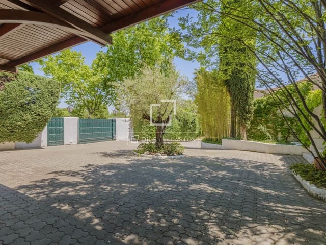 6 soveværelse Villa til salg i Pozuelo de Alarcón med swimmingpool garage - € 3.950.000 (Ref: 9863755)