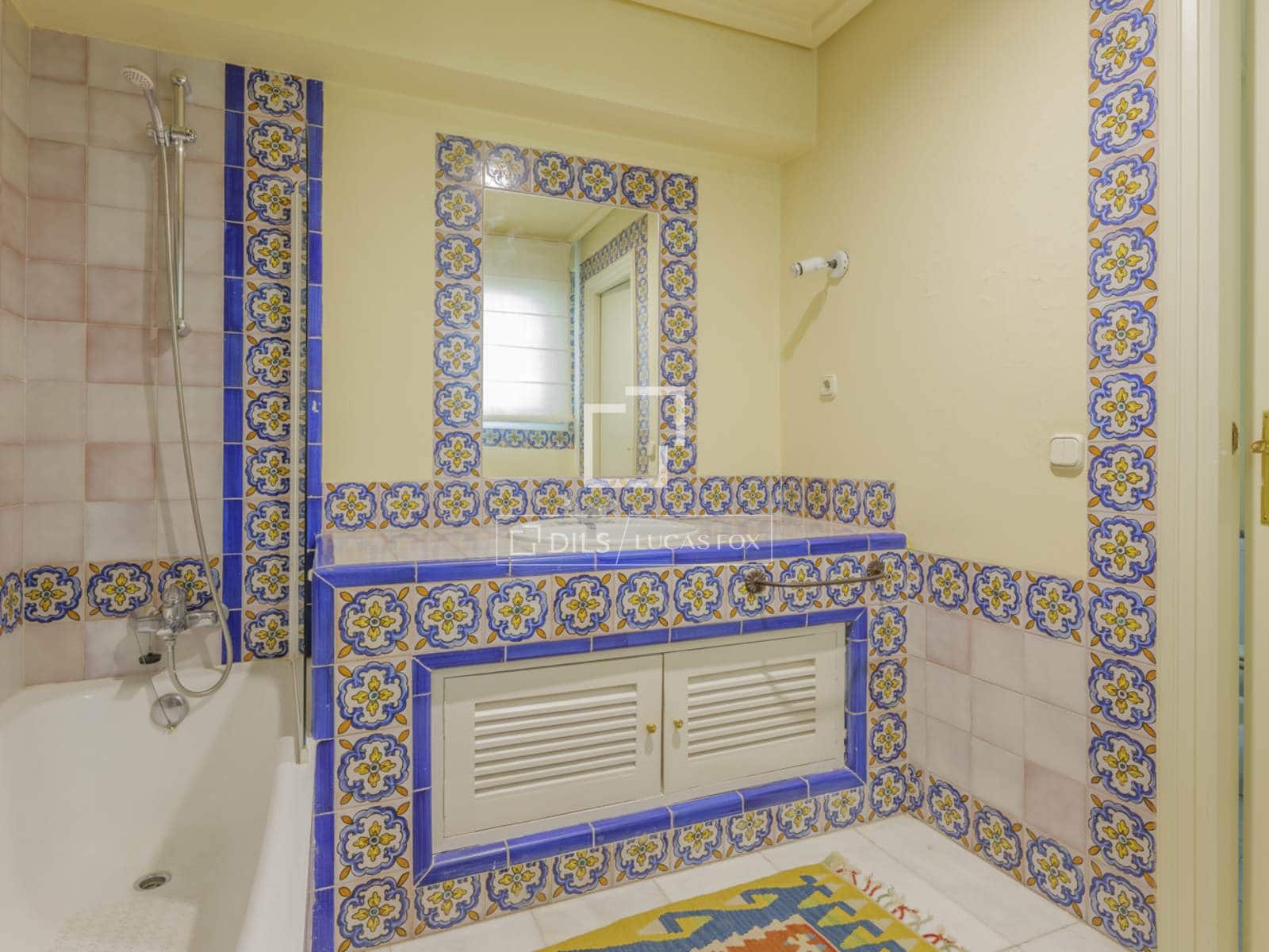 Chalet de 6 habitaciones en Pozuelo de Alarcón en venta con piscina garaje - 3.950.000 € (Ref: 9863755)