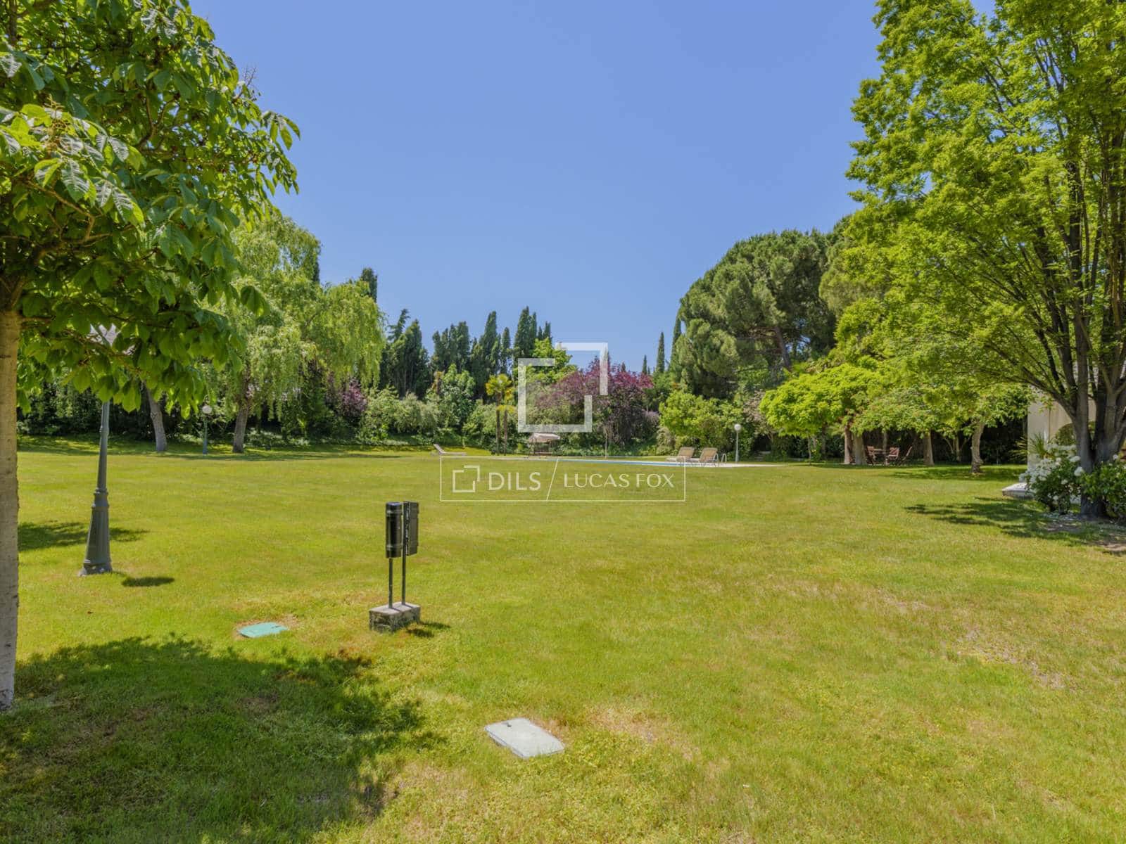 Chalet de 6 habitaciones en Pozuelo de Alarcón en venta con piscina garaje - 3.950.000 € (Ref: 9863755)