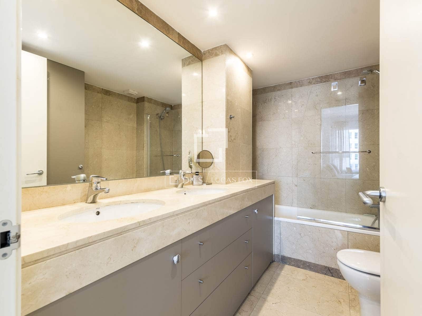 3 soveværelse Lejlighed til salg i Barcelona by med swimmingpool garage - € 1.200.000 (Ref: 9865921)