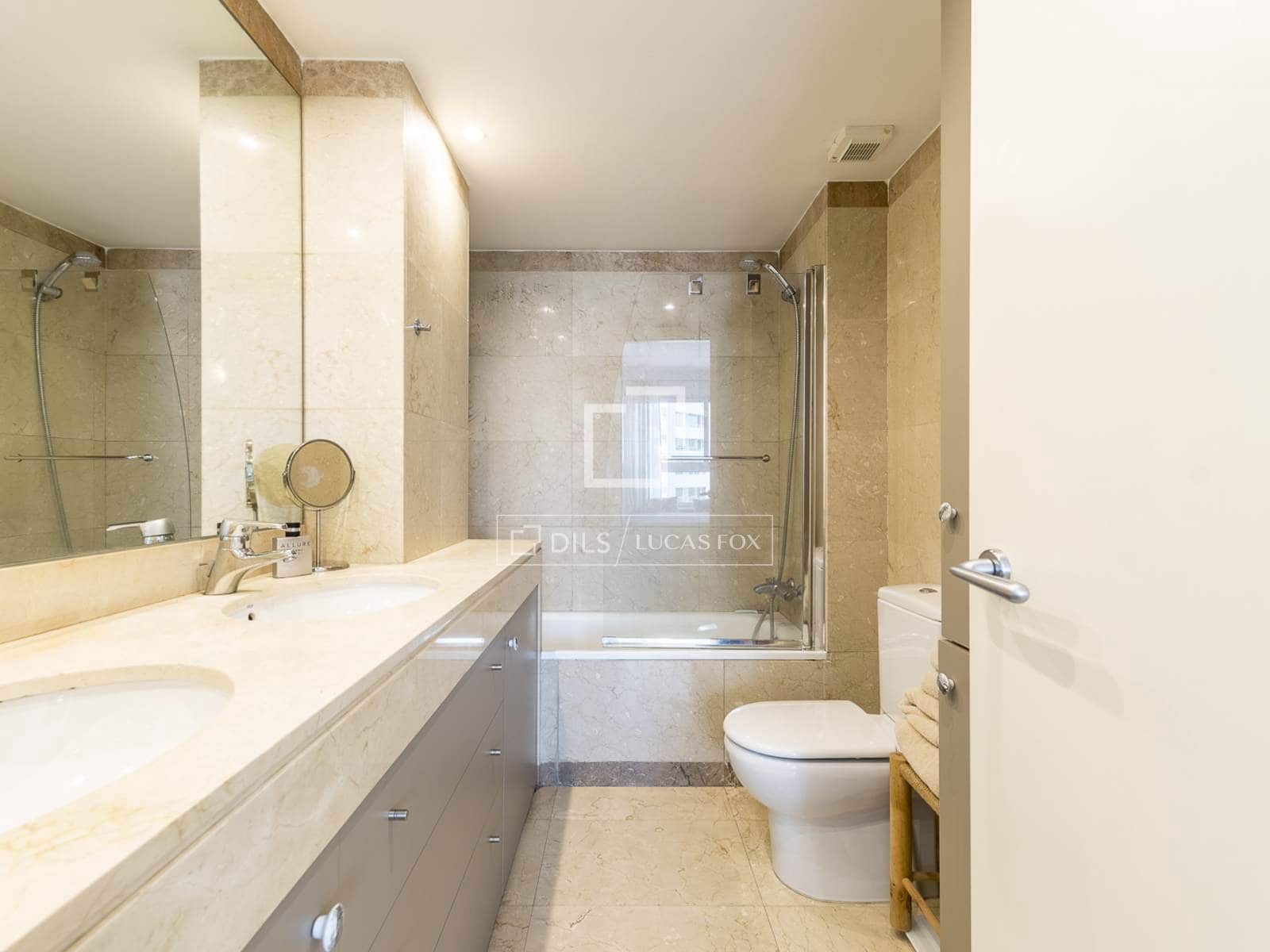 3 soveværelse Lejlighed til salg i Barcelona by med swimmingpool garage - € 1.200.000 (Ref: 9865921)