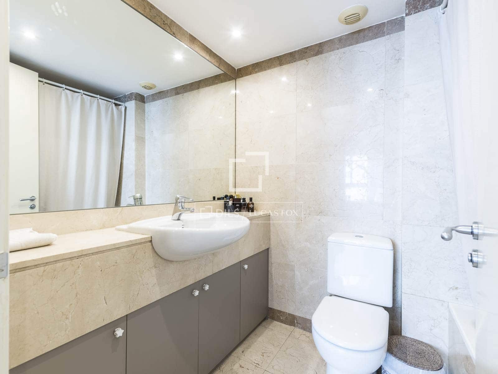 3 soveværelse Lejlighed til salg i Barcelona by med swimmingpool garage - € 1.200.000 (Ref: 9865921)