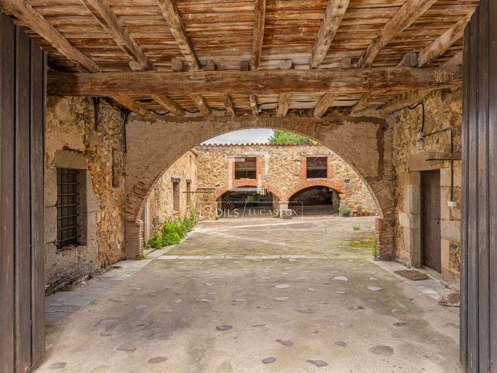 17 bedroom Finca/Country House for sale in Llagostera with pool garage - € 1,450,000 (Ref: 9866035)