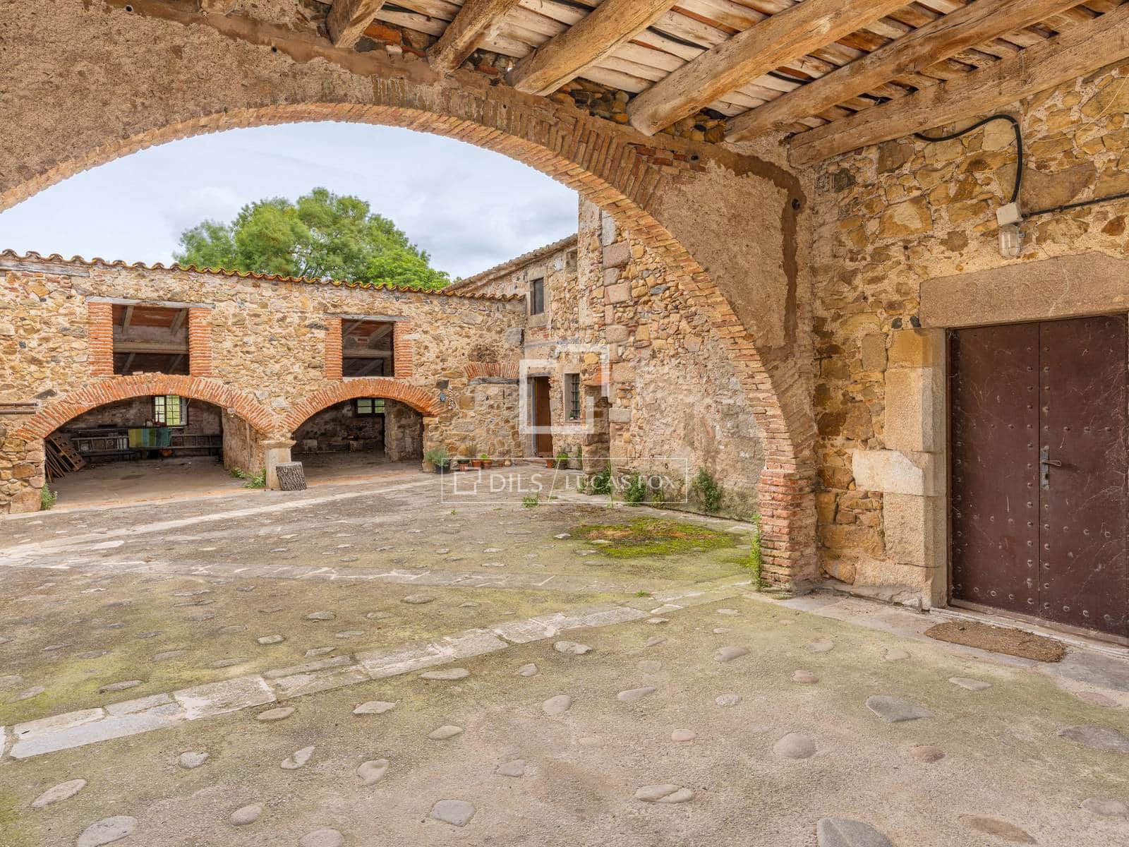 17 bedroom Finca/Country House for sale in Llagostera with pool garage - € 1,450,000 (Ref: 9866035)