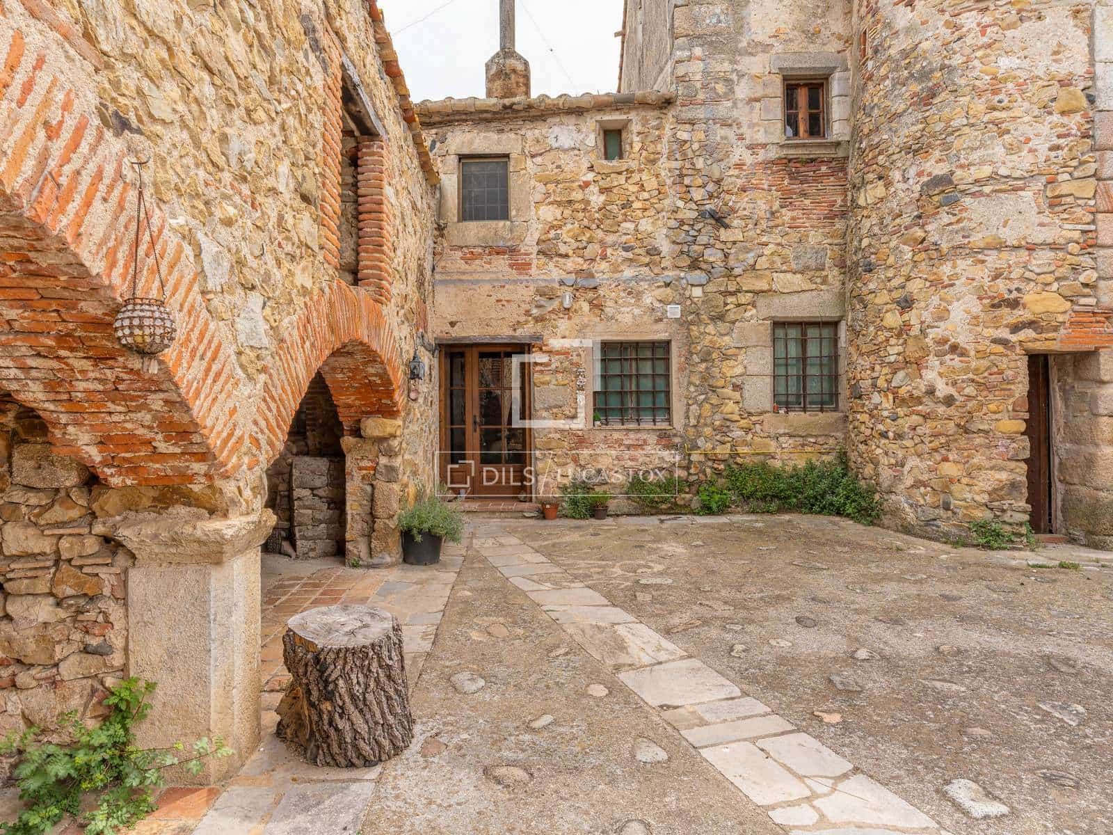 17 bedroom Finca/Country House for sale in Llagostera with pool garage - € 1,450,000 (Ref: 9866035)