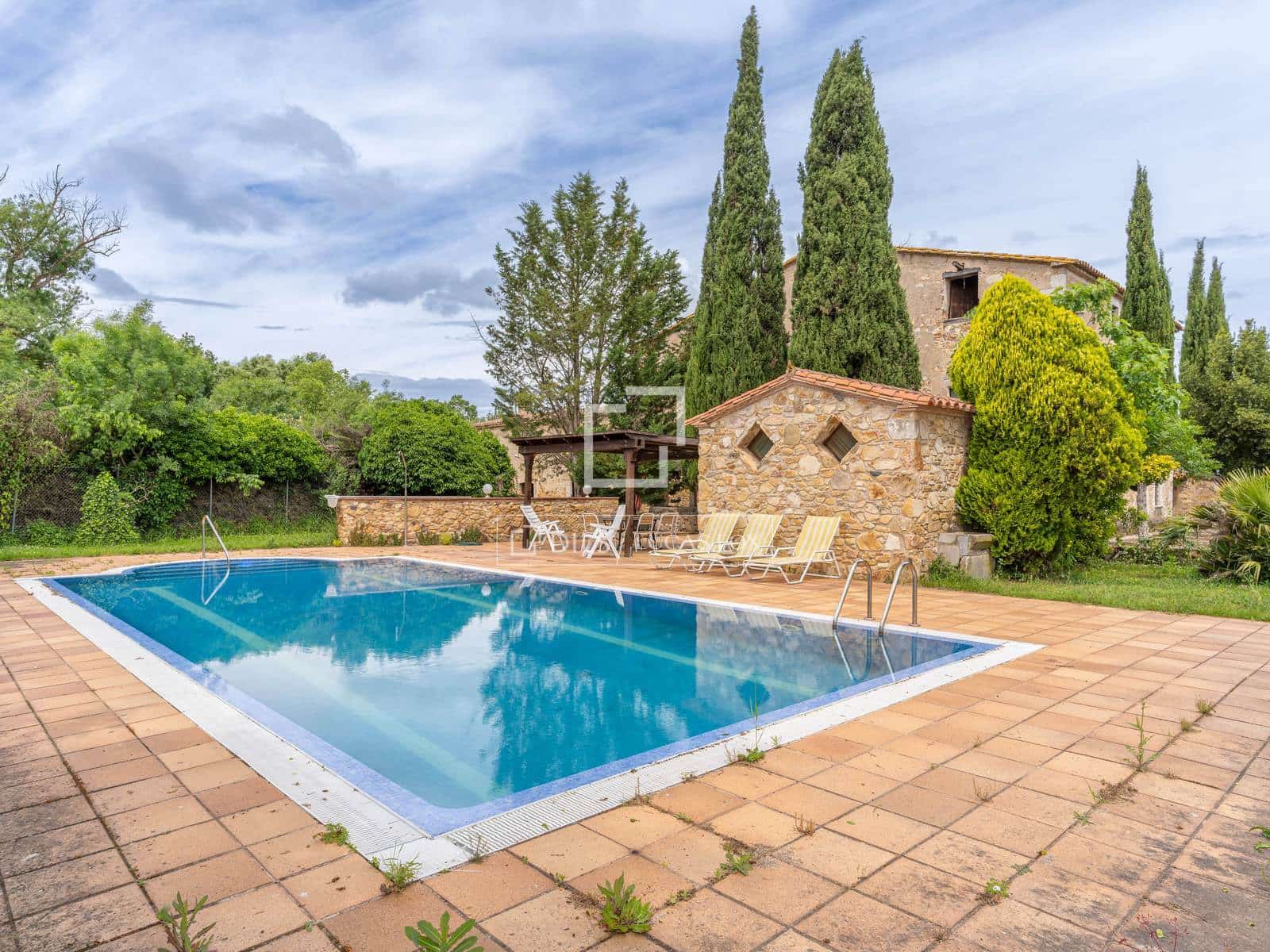 17 bedroom Finca/Country House for sale in Llagostera with pool garage - € 1,450,000 (Ref: 9866035)