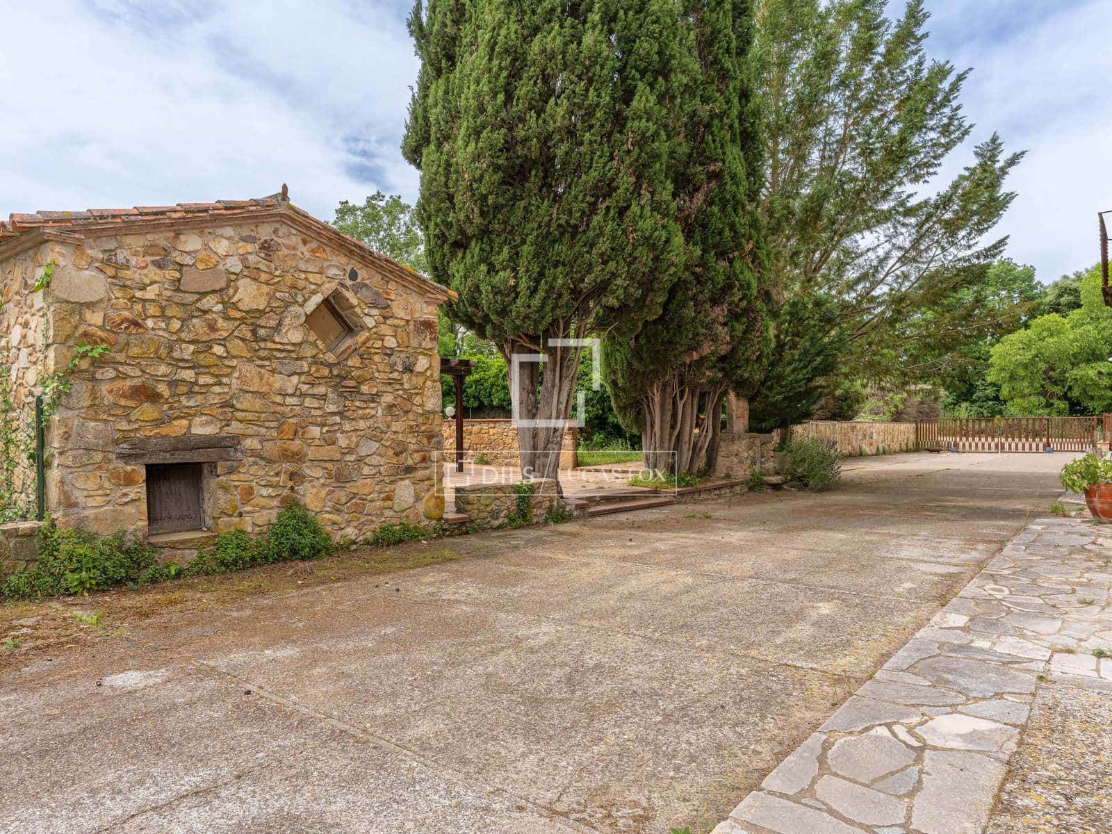 17 bedroom Finca/Country House for sale in Llagostera with pool garage - € 1,450,000 (Ref: 9866035)