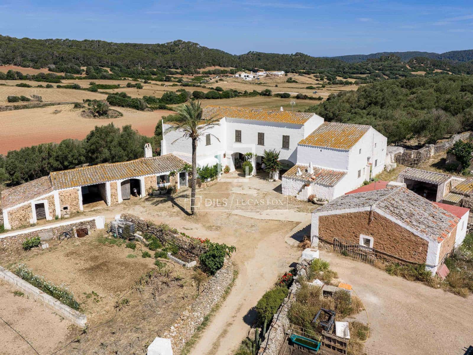 8 slaapkamer Finca/Landhuis te koop in Ciutadella de Menorca met garage - € 4.200.000 (Ref: 9866038)