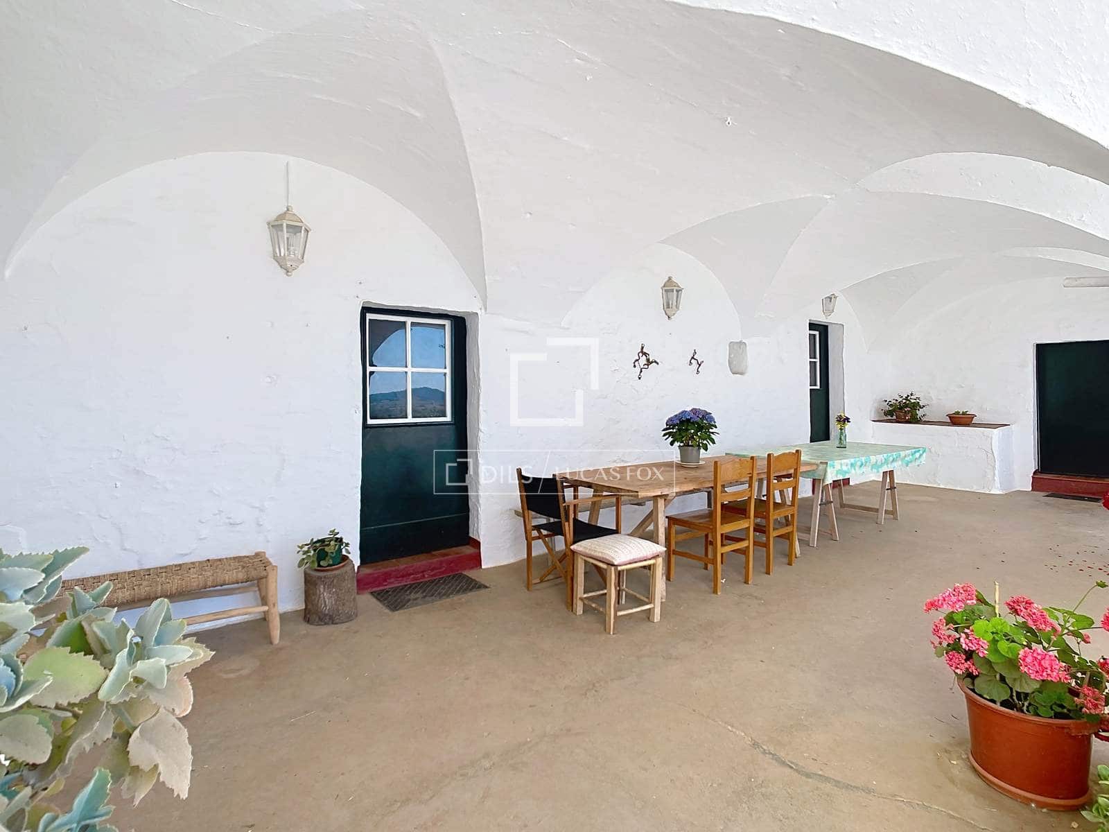 8 slaapkamer Finca/Landhuis te koop in Ciutadella de Menorca met garage - € 4.200.000 (Ref: 9866038)