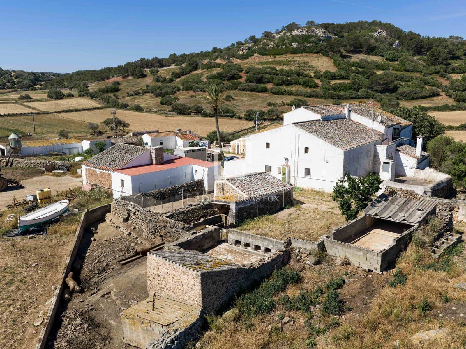 8 slaapkamer Finca/Landhuis te koop in Ciutadella de Menorca met garage - € 4.200.000 (Ref: 9866038)