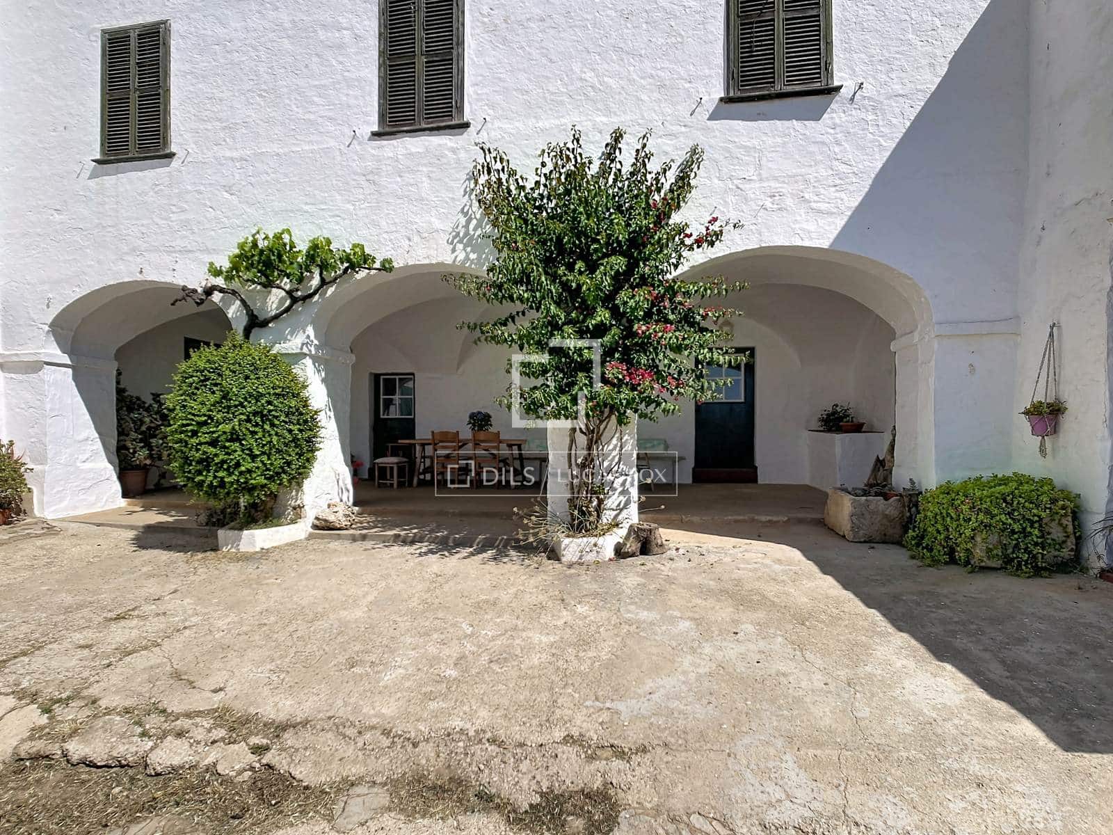8 slaapkamer Finca/Landhuis te koop in Ciutadella de Menorca met garage - € 4.200.000 (Ref: 9866038)