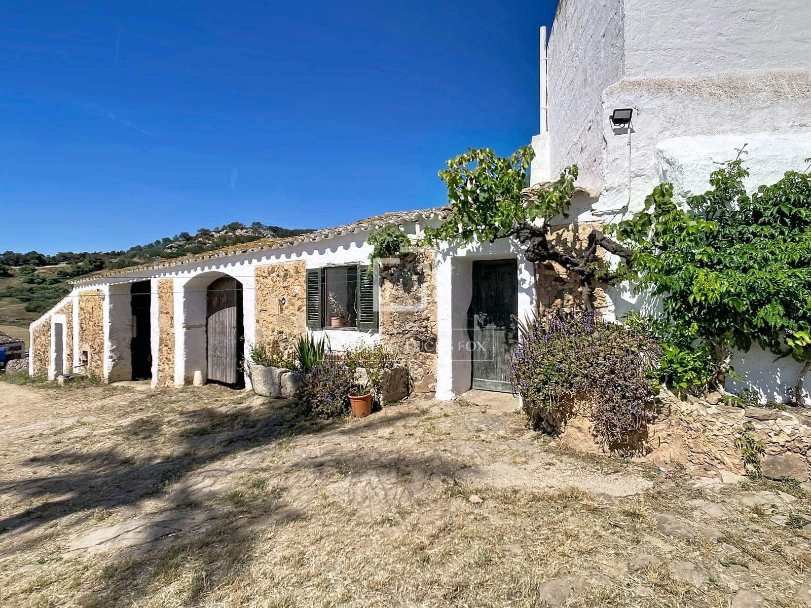8 slaapkamer Finca/Landhuis te koop in Ciutadella de Menorca met garage - € 4.200.000 (Ref: 9866038)