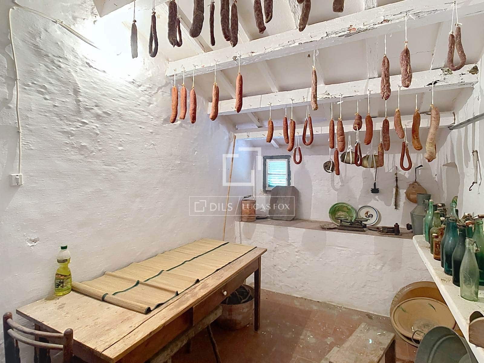 8 slaapkamer Finca/Landhuis te koop in Ciutadella de Menorca met garage - € 4.200.000 (Ref: 9866038)