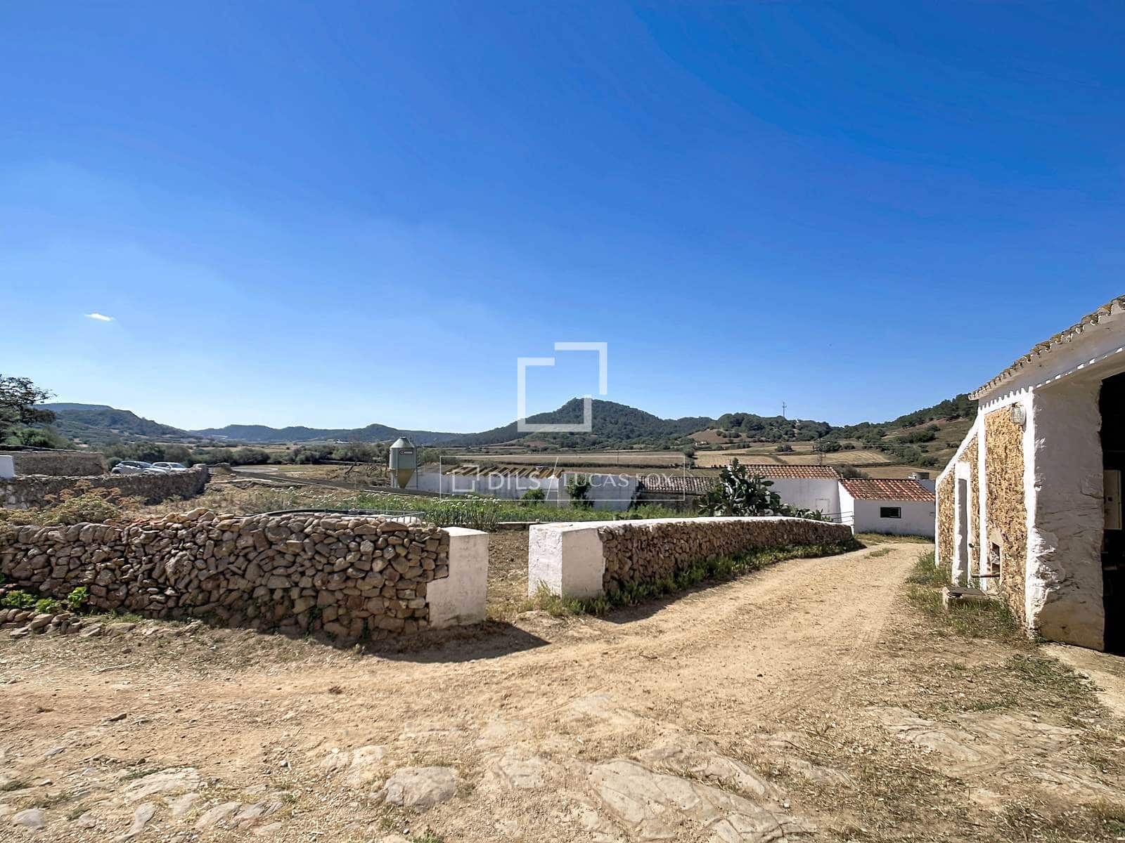 8 slaapkamer Finca/Landhuis te koop in Ciutadella de Menorca met garage - € 4.200.000 (Ref: 9866038)
