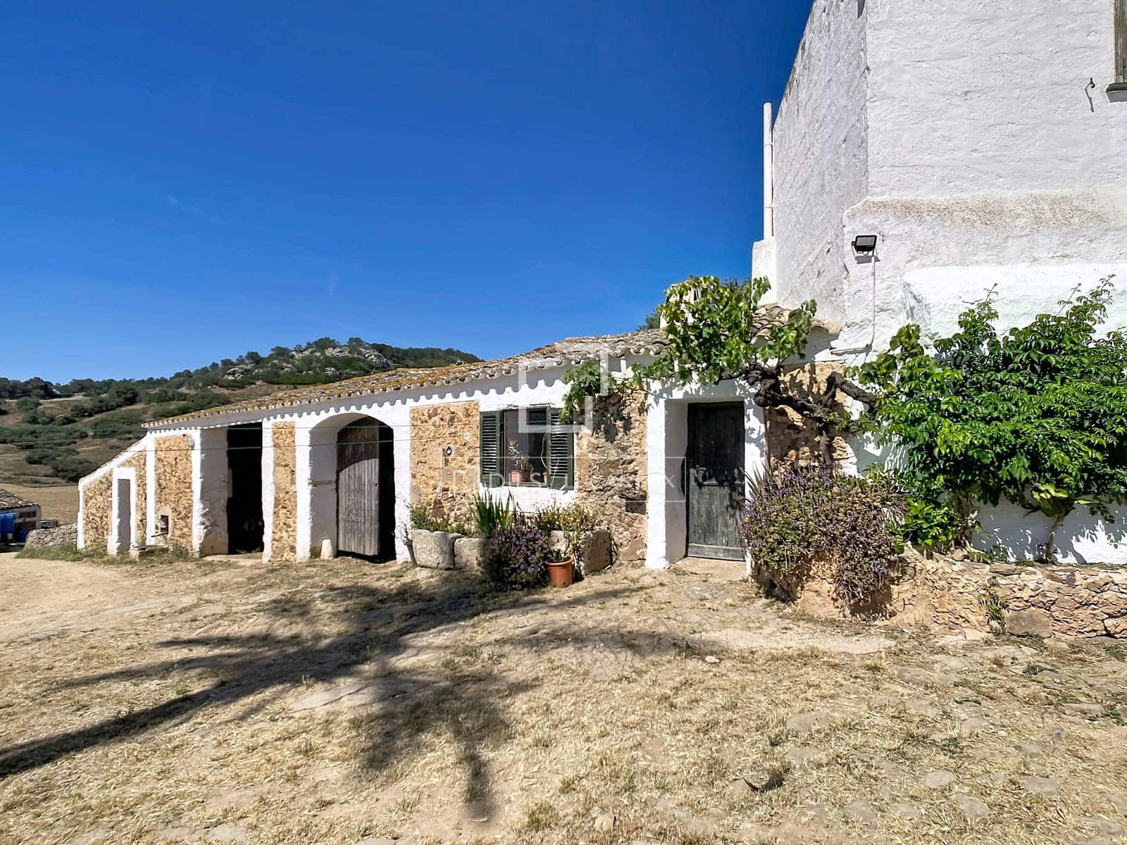 8 slaapkamer Finca/Landhuis te koop in Ciutadella de Menorca met garage - € 4.200.000 (Ref: 9866038)