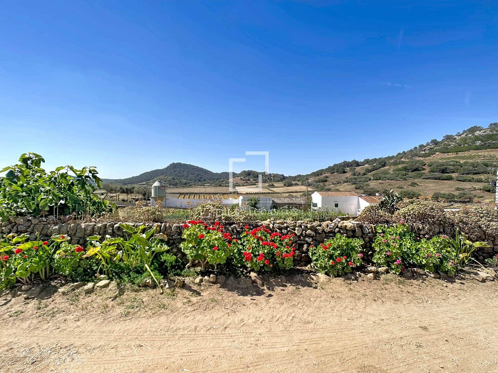 8 slaapkamer Finca/Landhuis te koop in Ciutadella de Menorca met garage - € 4.200.000 (Ref: 9866038)