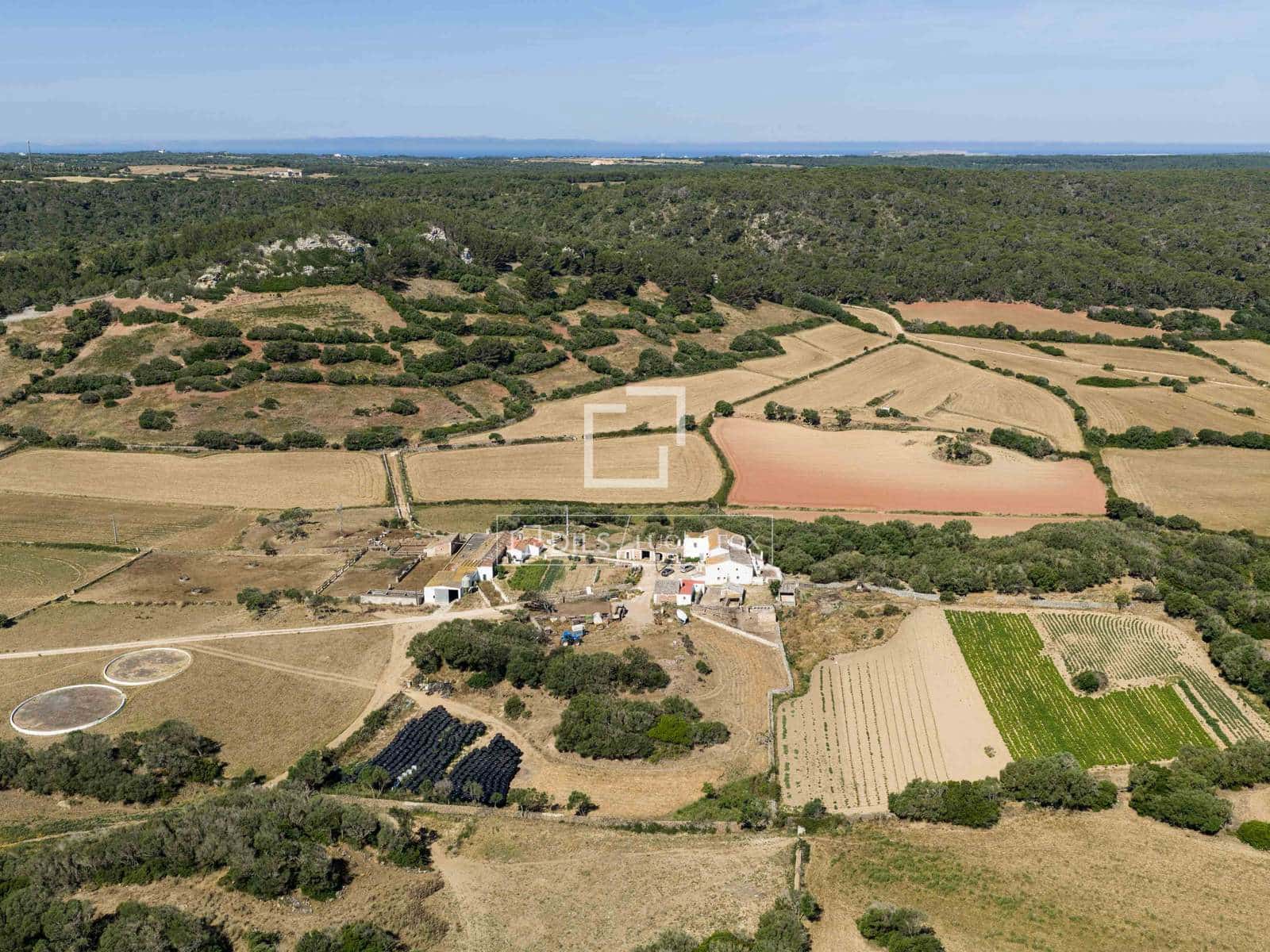 8 slaapkamer Finca/Landhuis te koop in Ciutadella de Menorca met garage - € 4.200.000 (Ref: 9866038)