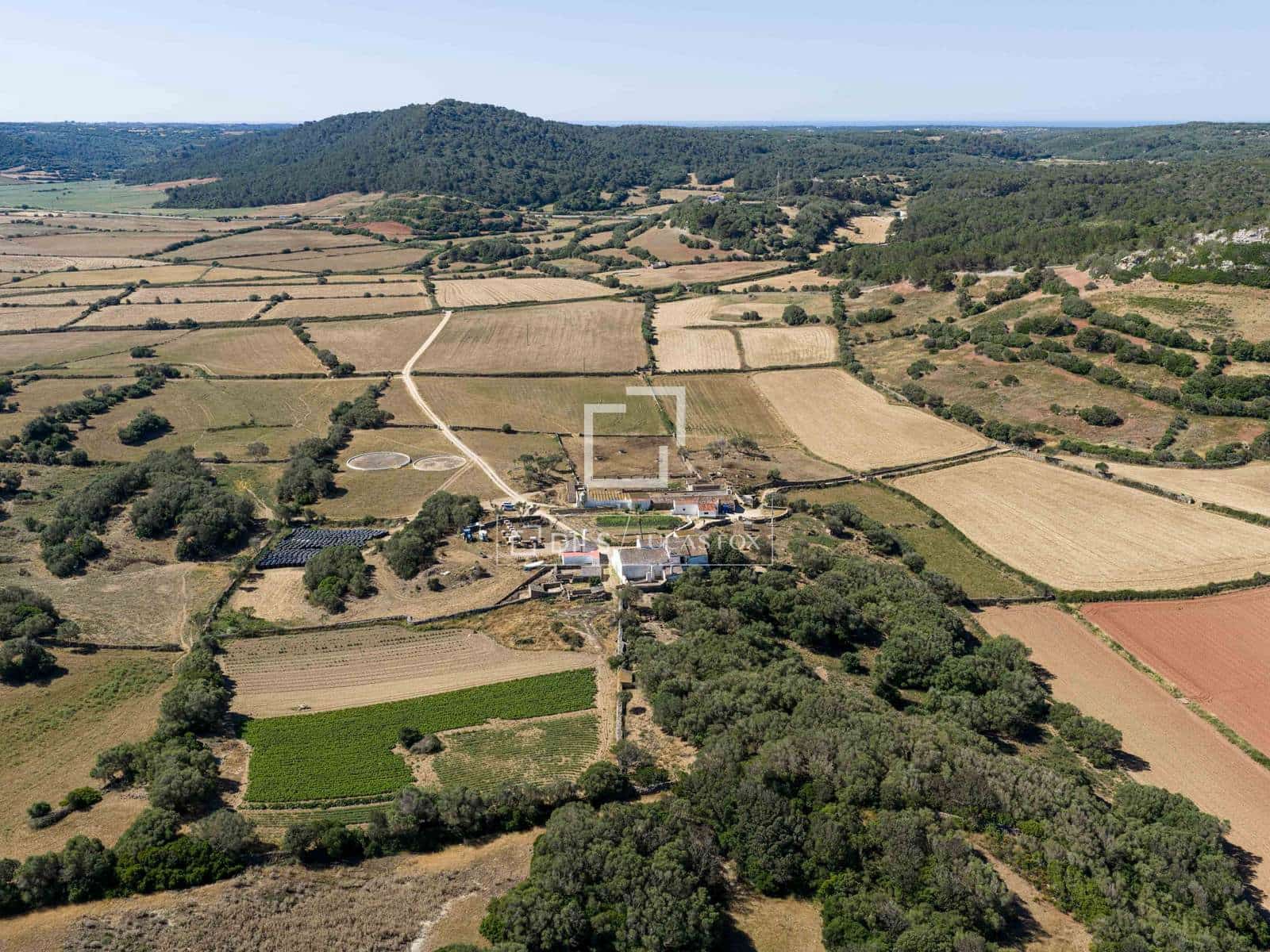 8 slaapkamer Finca/Landhuis te koop in Ciutadella de Menorca met garage - € 4.200.000 (Ref: 9866038)