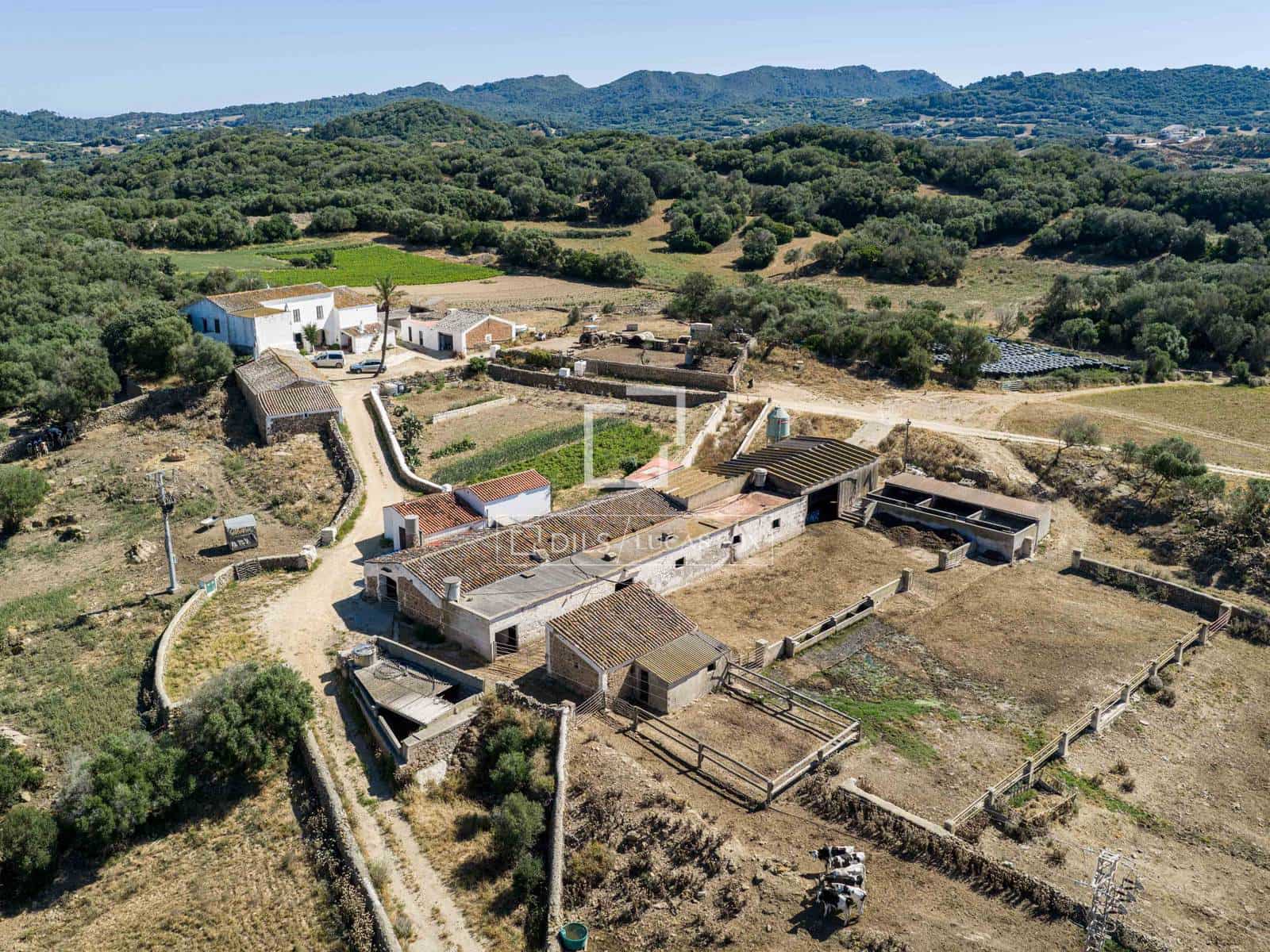 8 slaapkamer Finca/Landhuis te koop in Ciutadella de Menorca met garage - € 4.200.000 (Ref: 9866038)